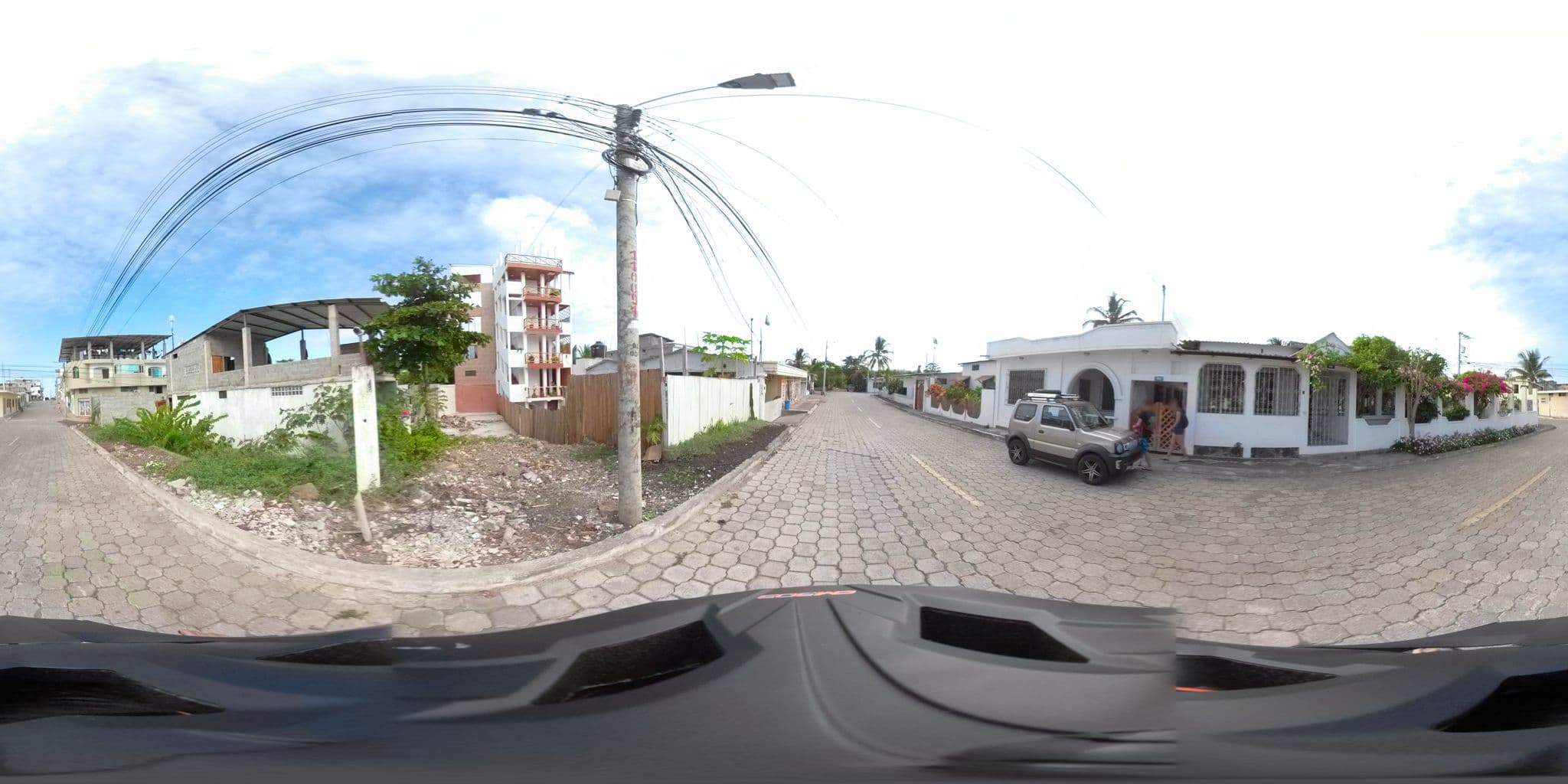 Street view near Galapagos and Beyond, Puerto Ayora — © sdanielzer (CC BY-SA · Mapillary)