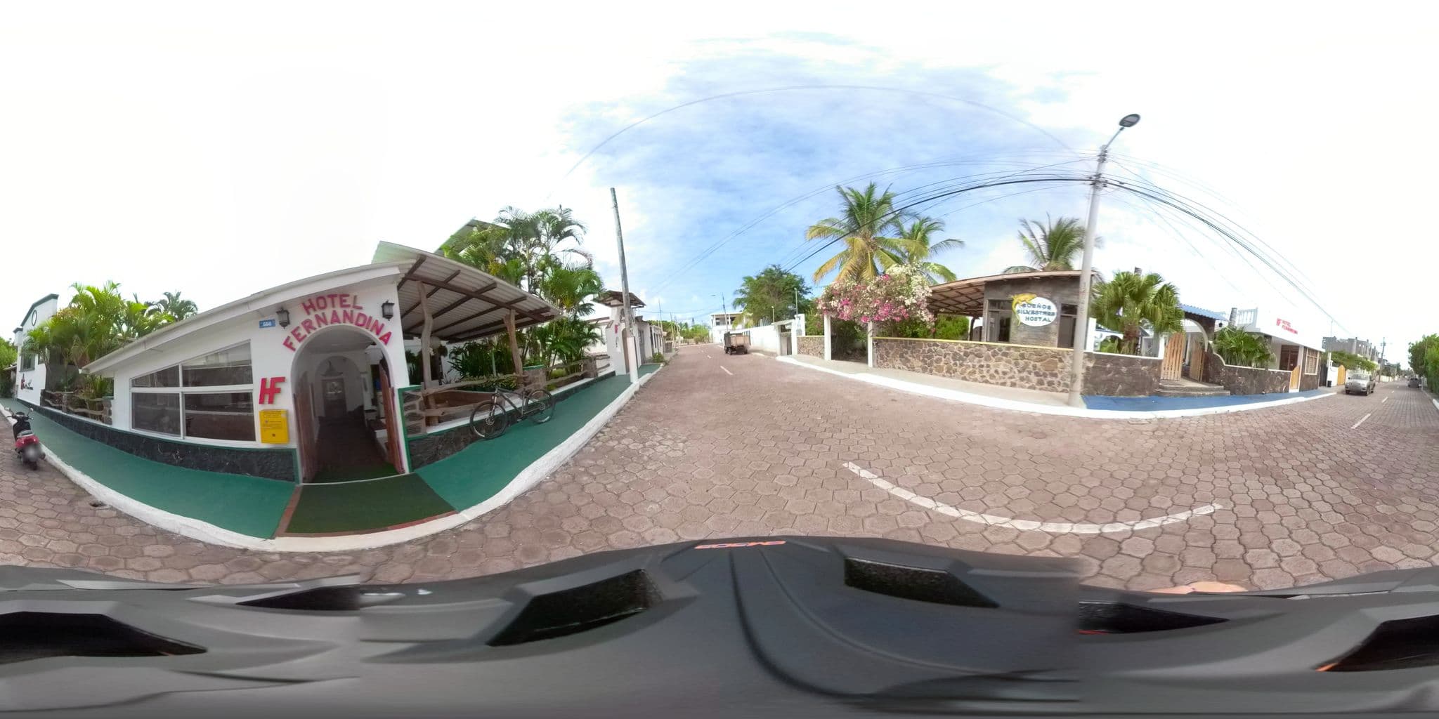 Street view near Fernandina Hotel & Spa, Puerto Ayora — © sdanielzer (CC BY-SA · Mapillary)