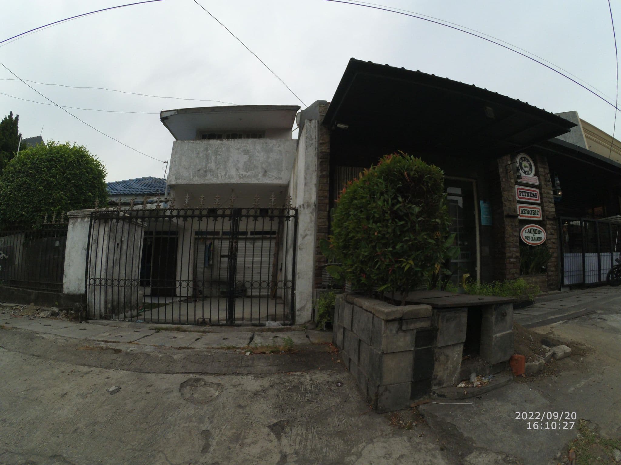 Street view near Tjahaja Baroe Homestay, Surabaya