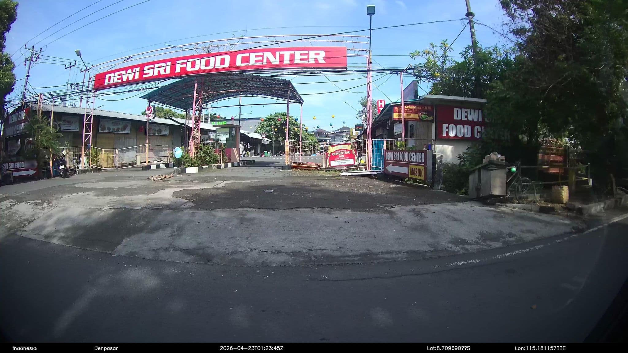 Street view near Serela Hotel, Legian