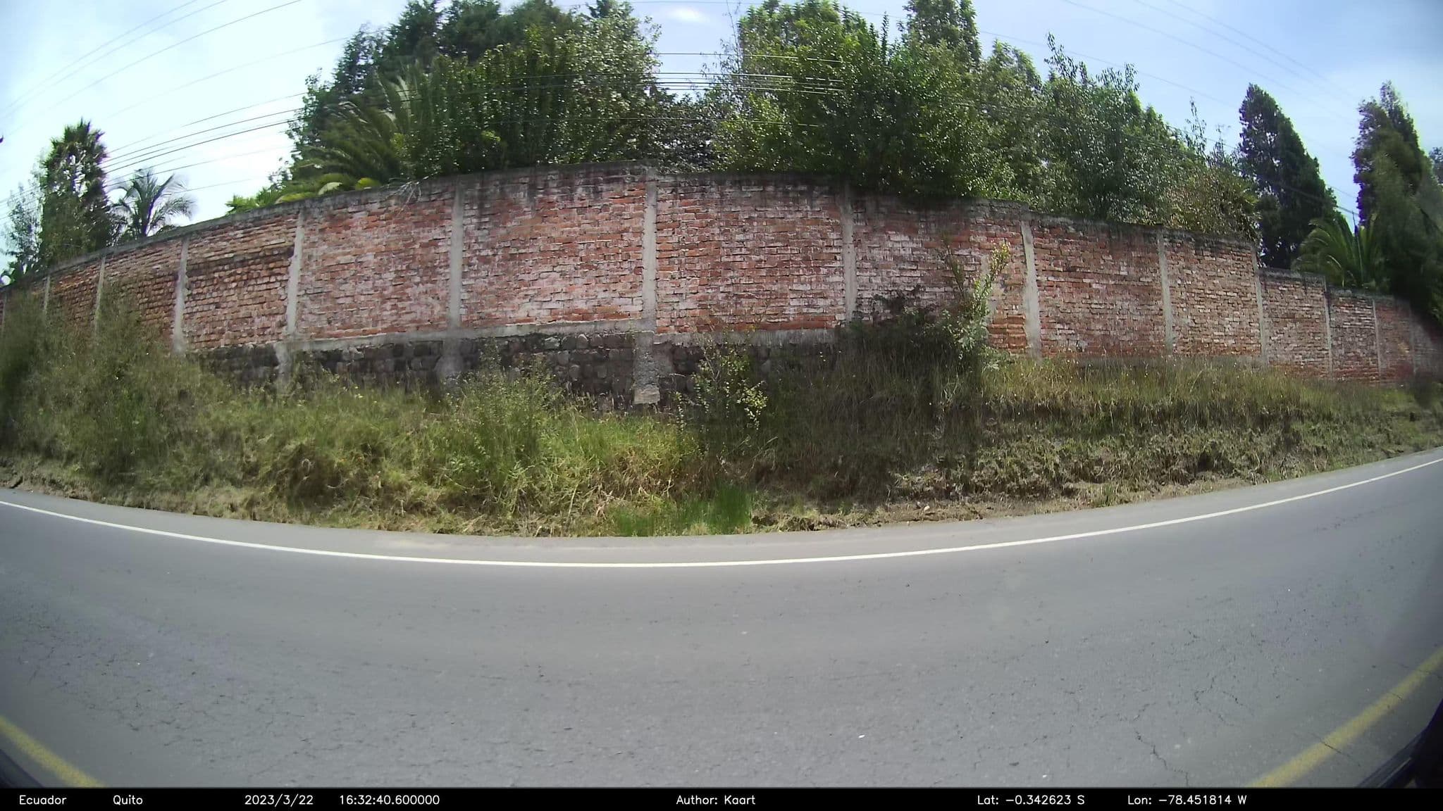 Street view near Boutique Hotel La Carriona, Sangolquí — © kaart_2 (CC BY-SA · Mapillary)