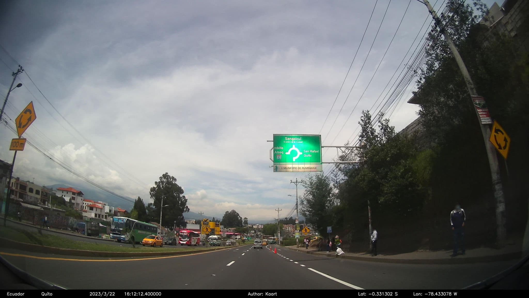 Street view near Hotel Sol de Rumiñahui, Sangolquí — © kaart_2 (CC BY-SA · Mapillary)