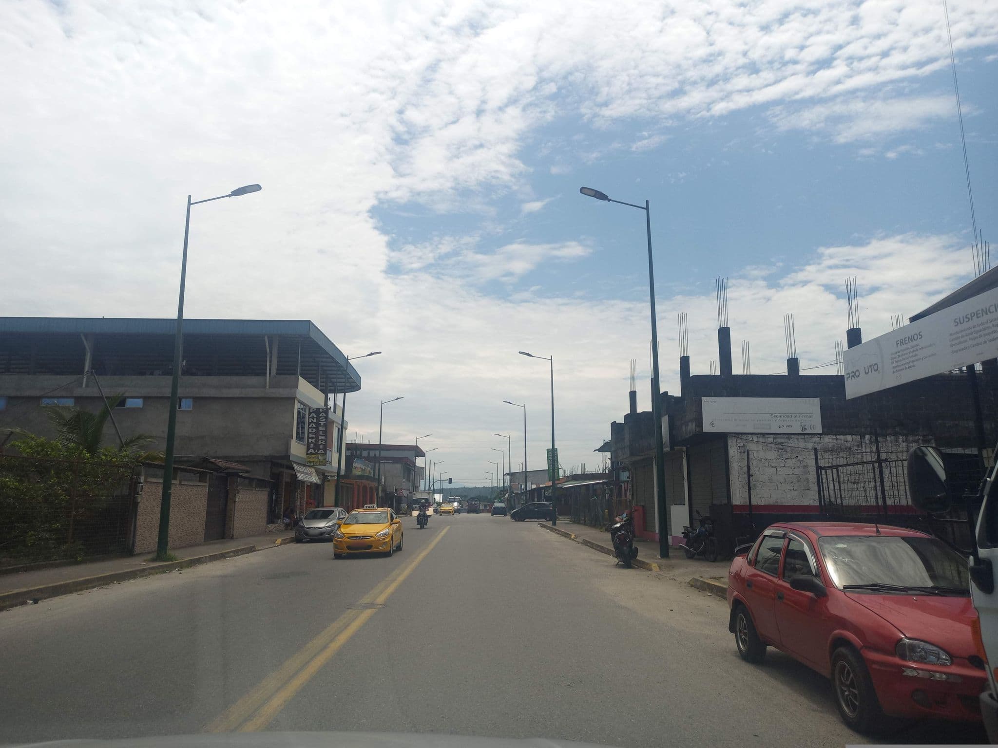 Street view near Hosteria las Heliconias, Tena — © CarluchiTena (CC BY-SA · Mapillary)