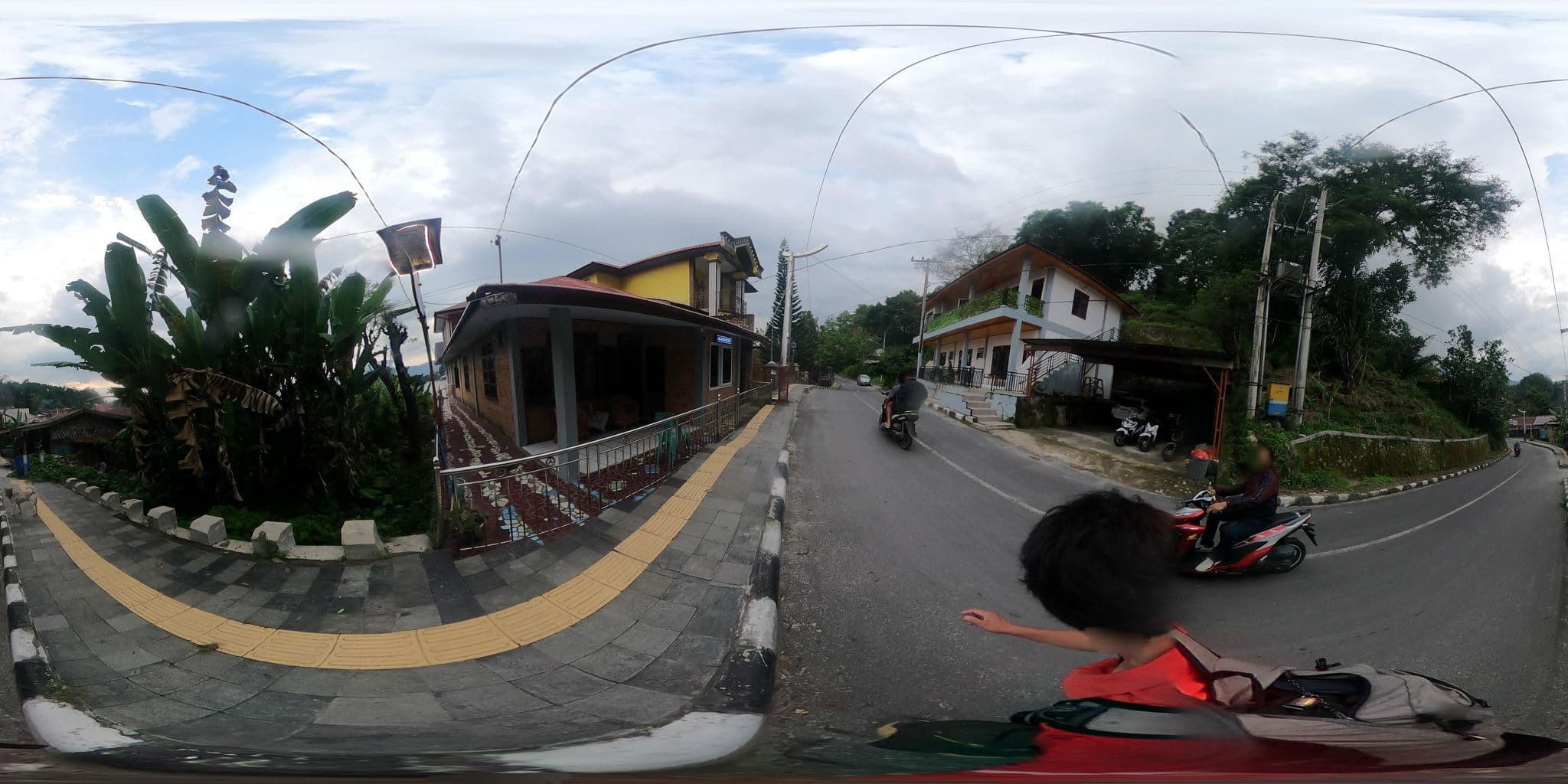 Street view near Logan, Tuktuk Sonak — © rgtm_ryuiki (CC BY-SA · Mapillary)