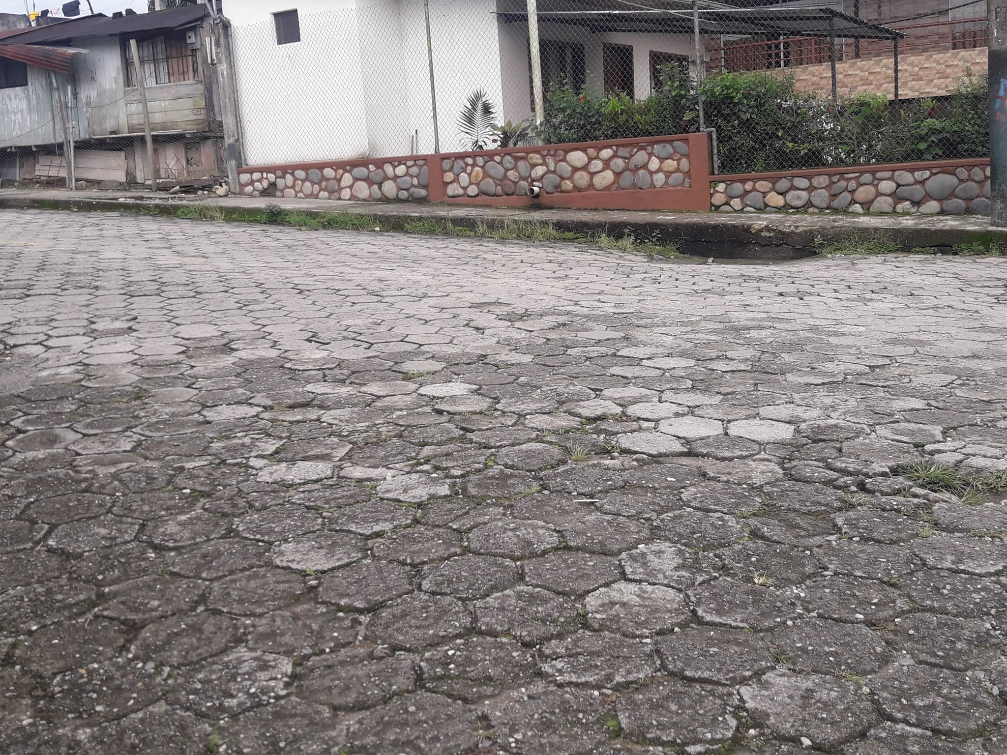Street view near A WELCOME BREAK Hostel TENA, Tena — © yesenia22 (CC BY-SA · Mapillary)