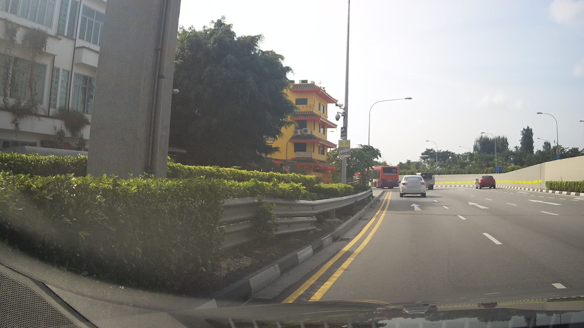 Street view near Nicoll Hotel, Lavender — © ashishgrab (CC BY-SA · Mapillary)
