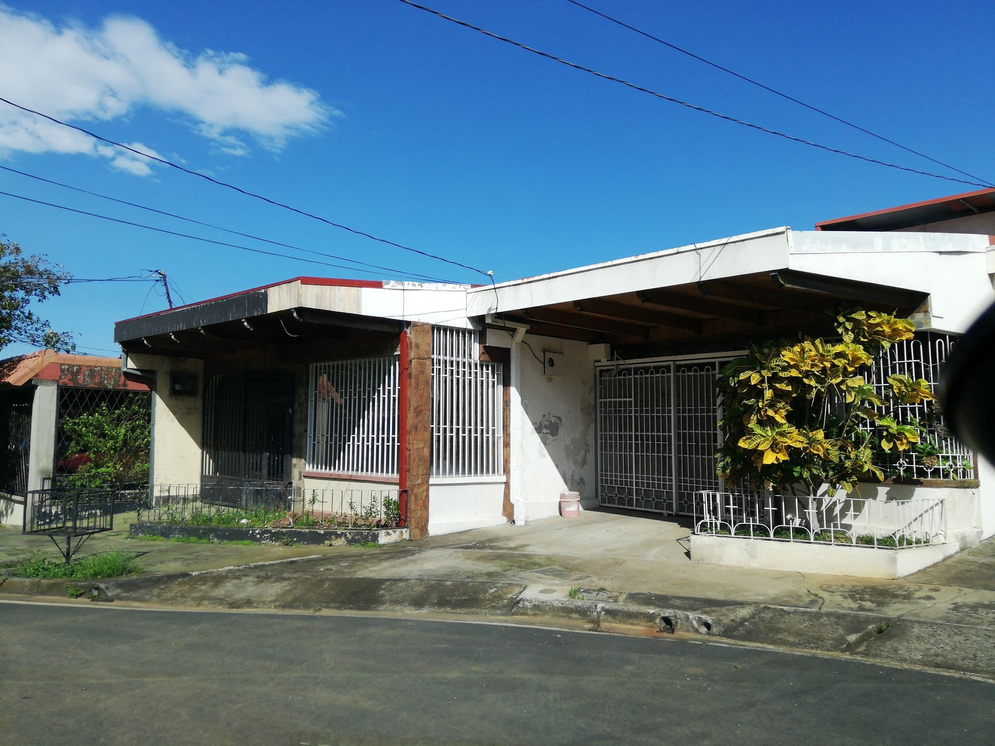 Street view near Airport SJO Inn, Alajuela — © elotrojames (CC BY-SA · Mapillary)
