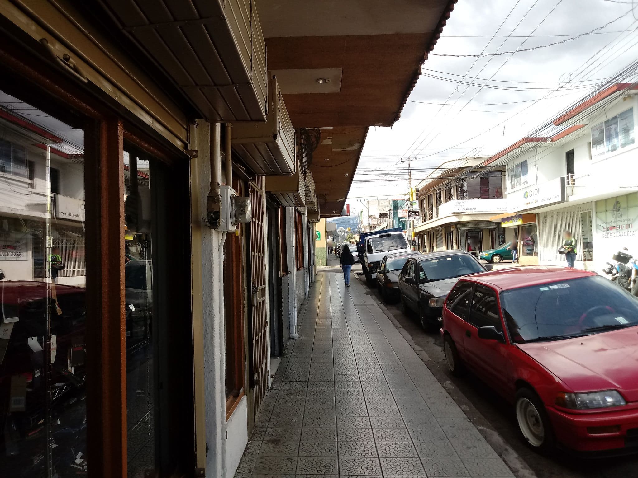 Street view near El Parque Bed and Breakfast, Alajuela — © elopio (CC BY-SA · Mapillary)