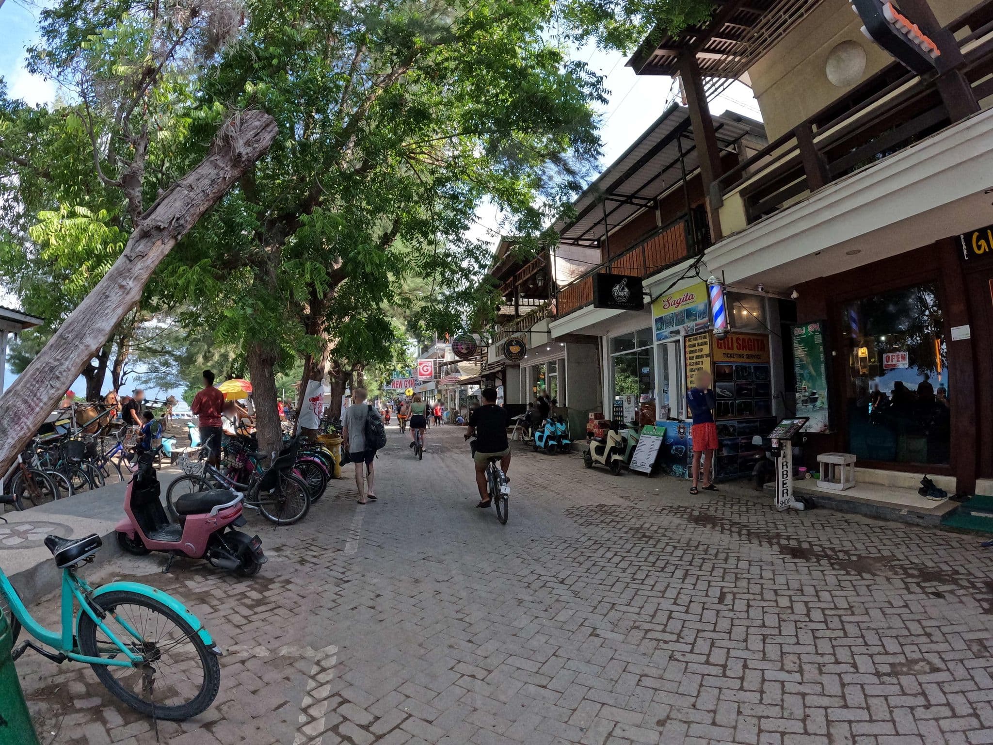 Street view near Gili Inn, Gili Trawangan