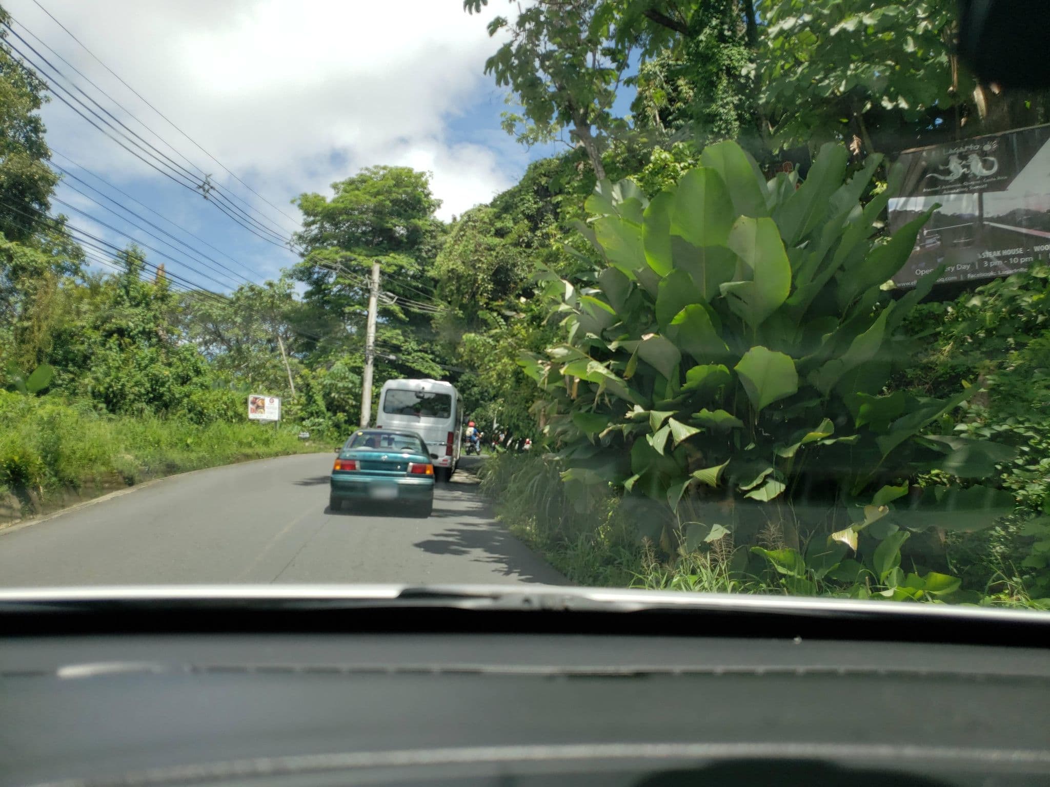 Street view near Pura Natura Lodge, Quepos — © guyutetube (CC BY-SA · Mapillary)
