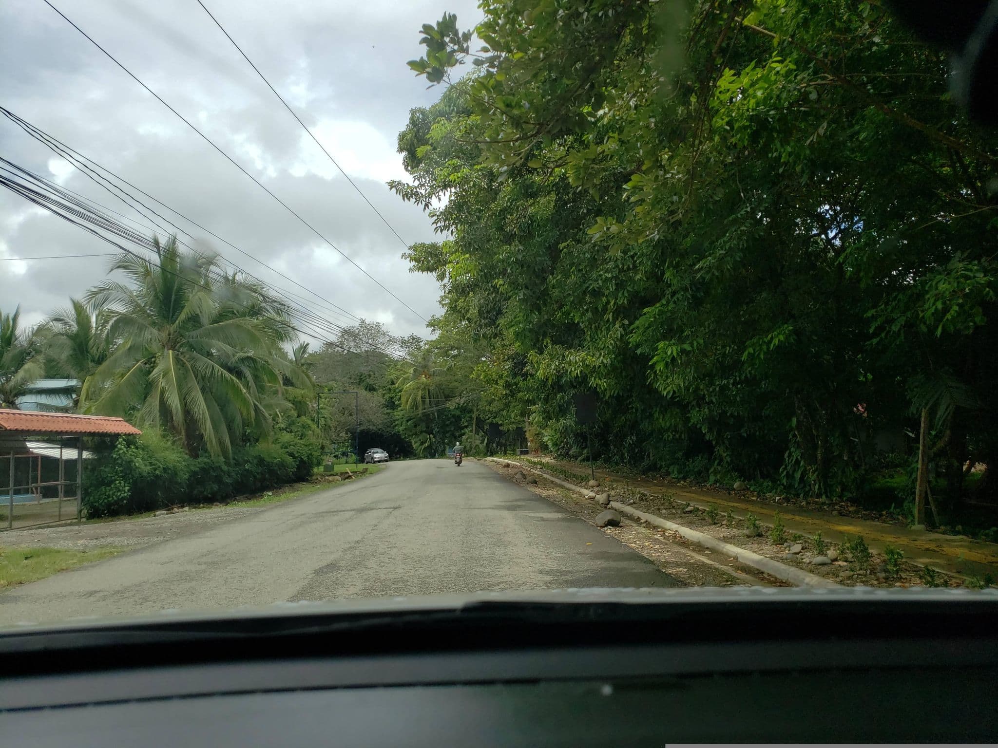 Street view near Los Papyrus, Uvita — © guyutetube (CC BY-SA · Mapillary)