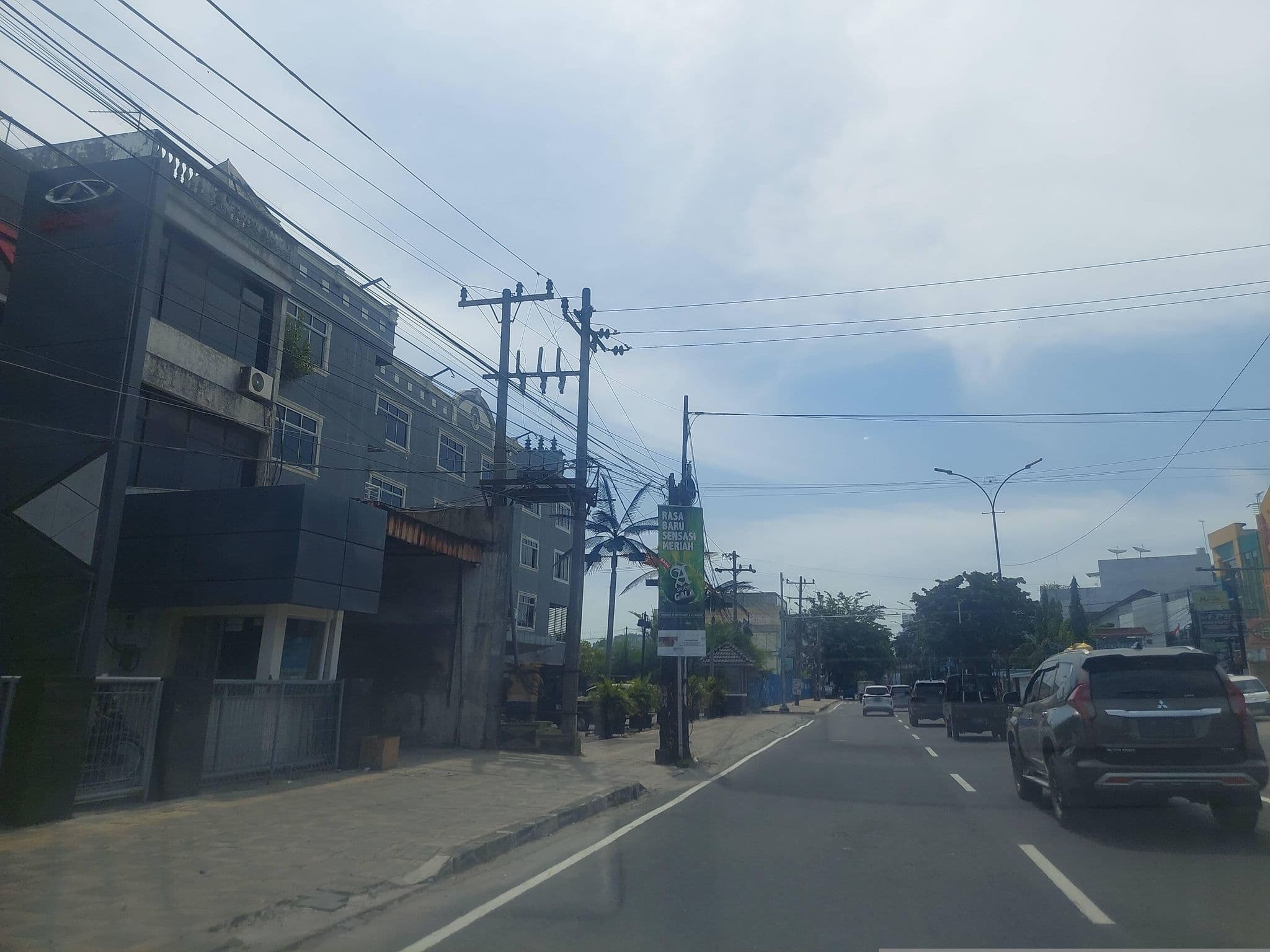 Street view near Hotel Sumatera, Medan