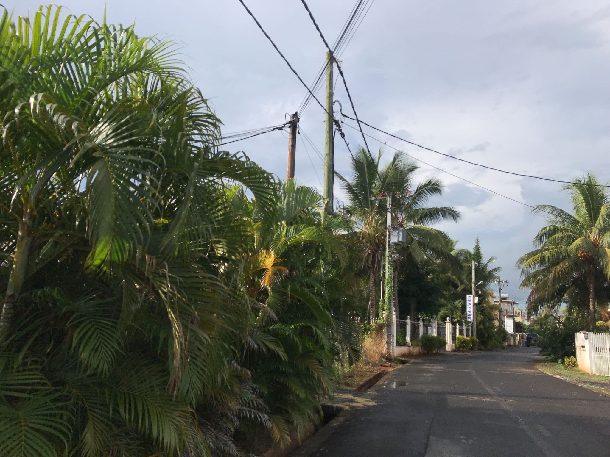 Street view near Mauritius Accommodation, Flic en Flac — © thepriben (CC BY-SA · Mapillary)