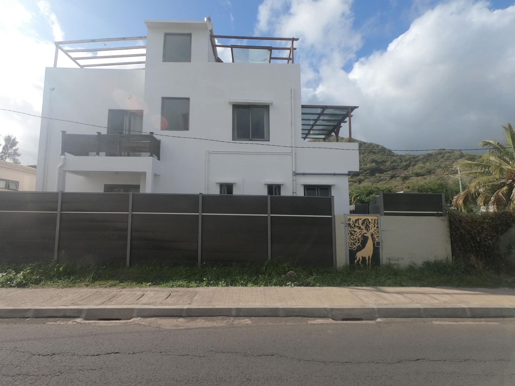 Street view near La Gaulette Appartement & Studio, Petite Case Noyale — © filohipo (CC BY-SA · Mapillary)