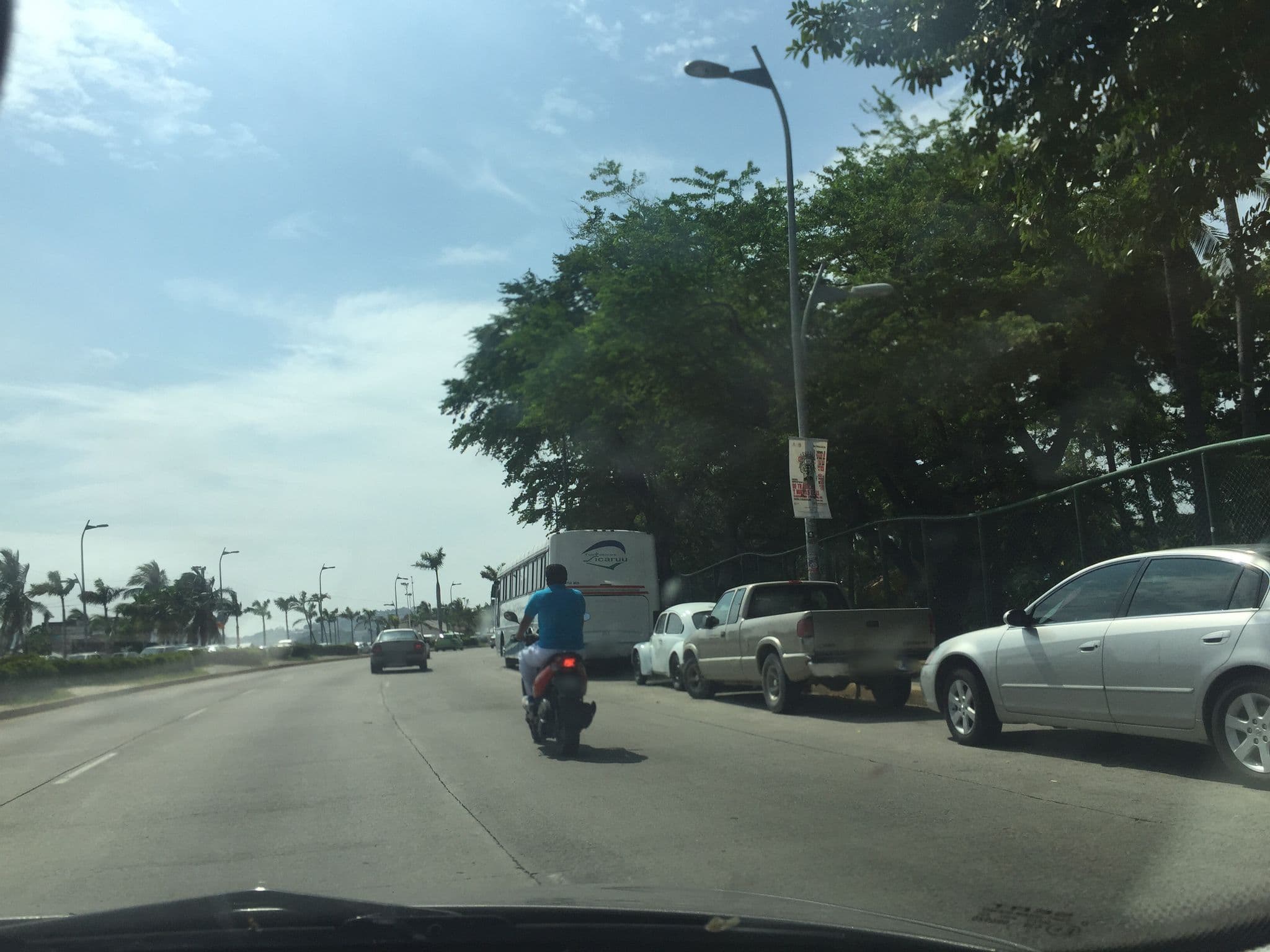 Street view near Hoteles sobre la avenida, Acapulco de Juárez — © mapeadora (CC BY-SA · Mapillary)