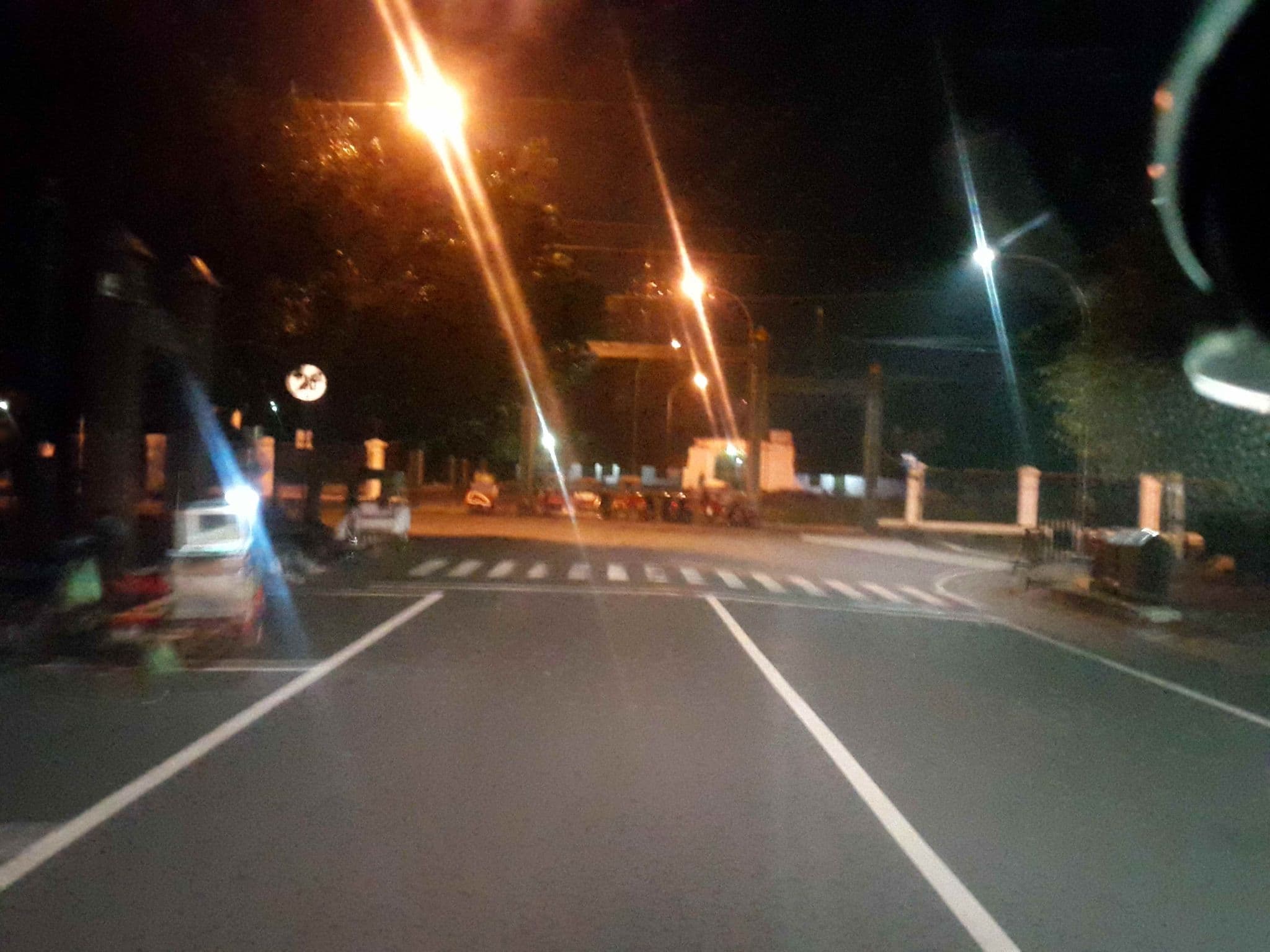 Street view near Omah sinten hotel, Surakarta — © roadroid (CC BY-SA · Mapillary)