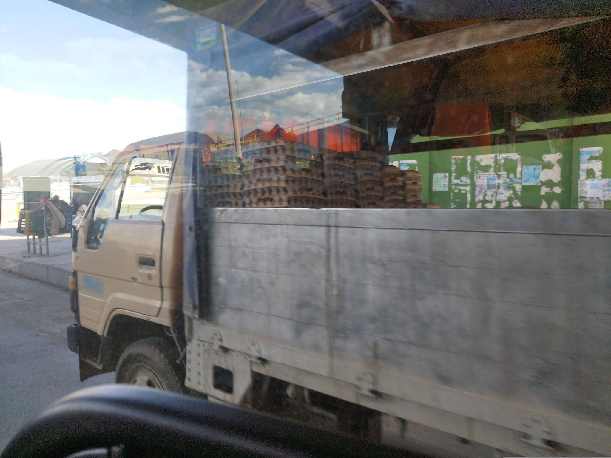 Street view near portal del norte by Bluebay, Oruro — © rodolfovar (CC BY-SA · Mapillary)