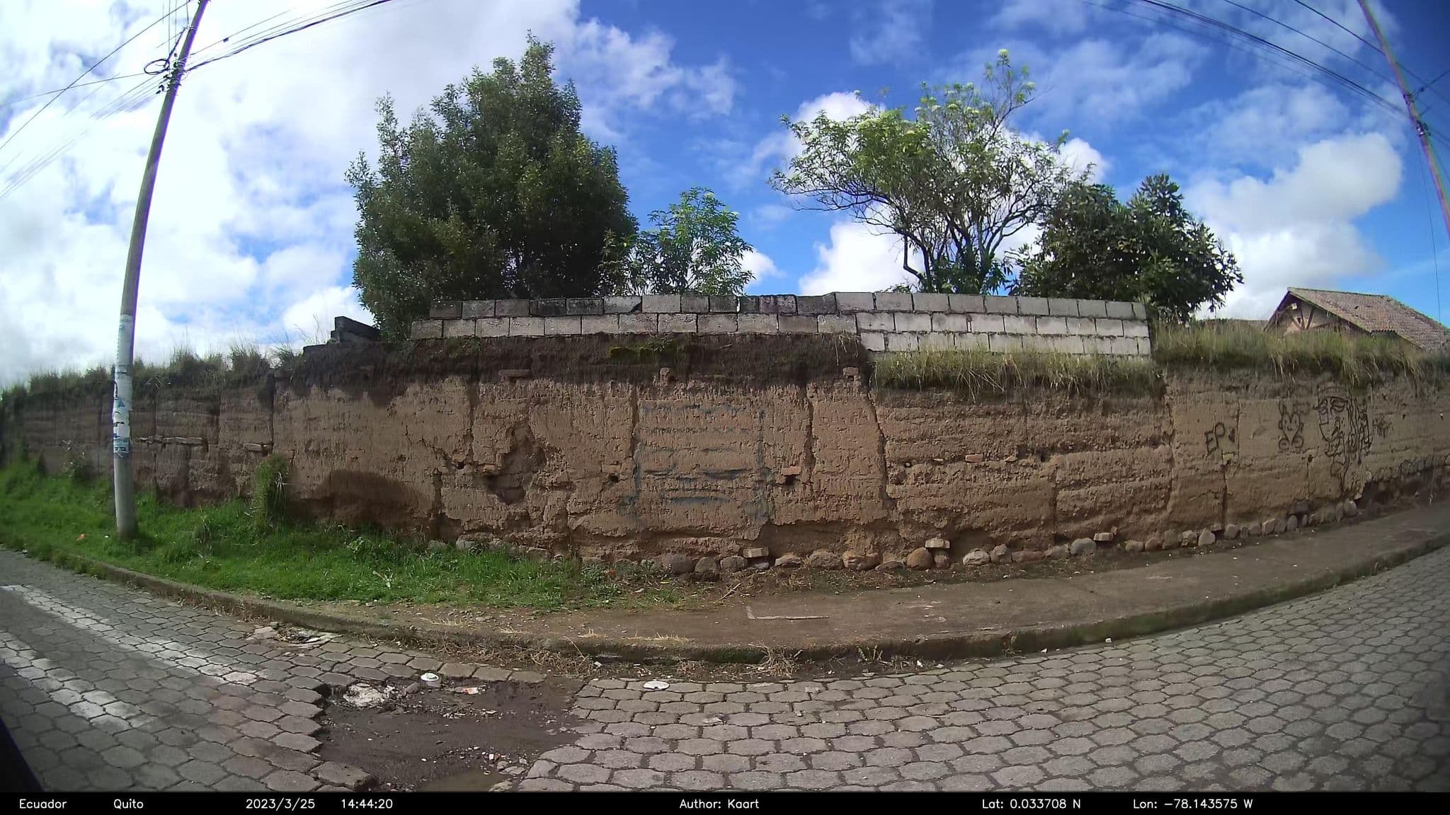 Street view near Quinta El colibrí Cayambe, Cayambe — © kaart_2 (CC BY-SA · Mapillary)