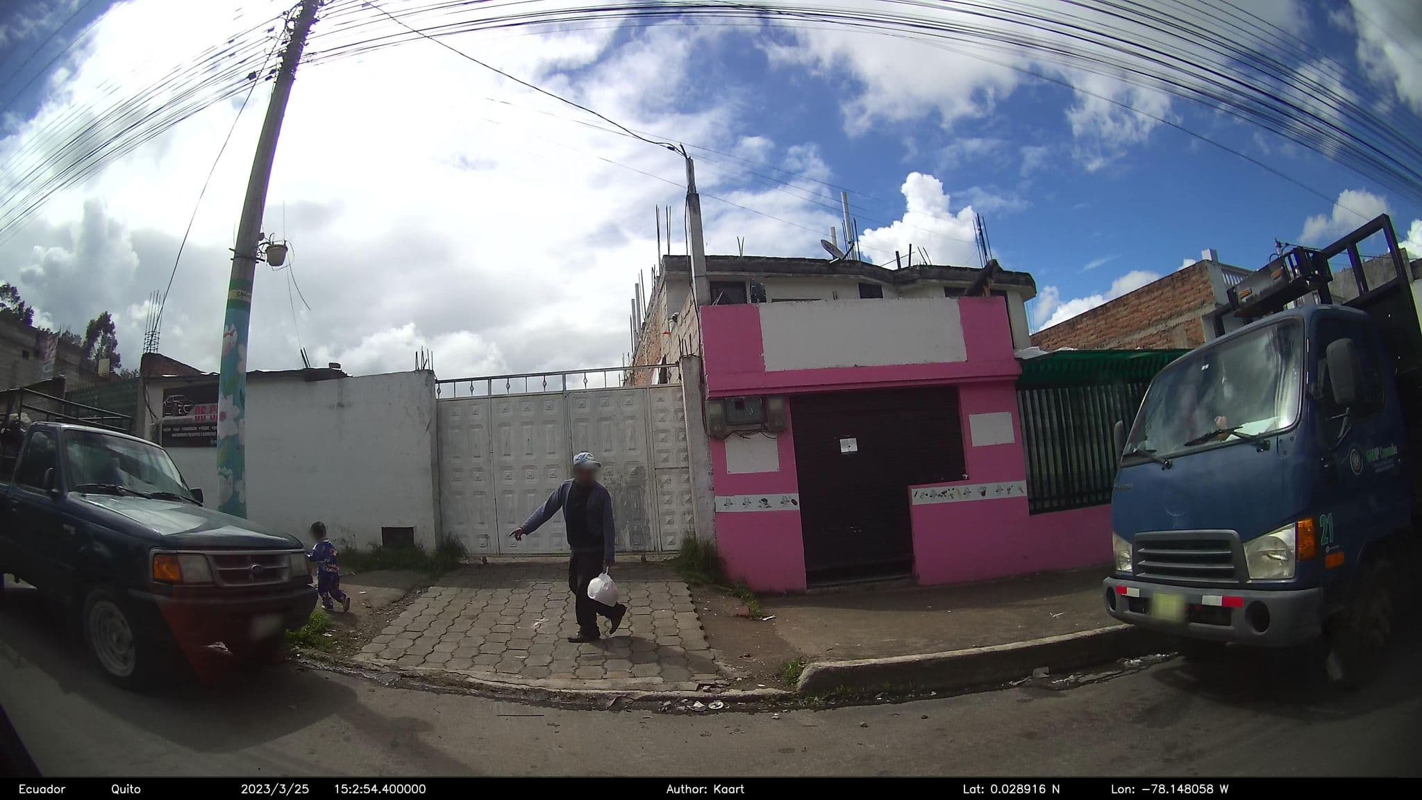 Street view near Hostal "El Picaflor", Cayambe — © kaart_2 (CC BY-SA · Mapillary)