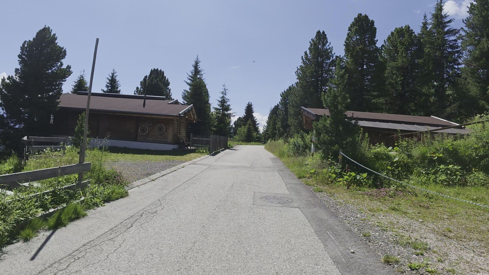 Street view near Wetterkreuzhütte, Ried im Zillertal — © Guzzi_Franze (CC BY-SA · Mapillary)