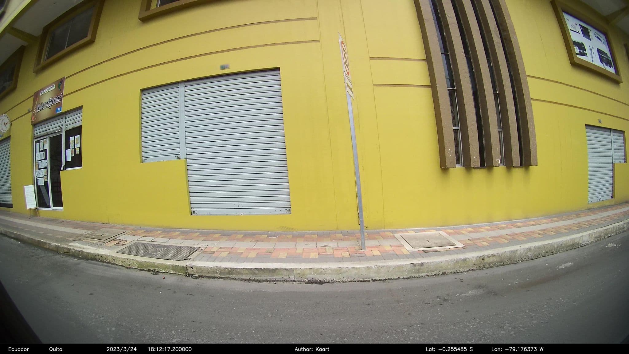 Street view near Hotel Ebenezer, Santo Domingo de los Colorados — © kaart_2 (CC BY-SA · Mapillary)
