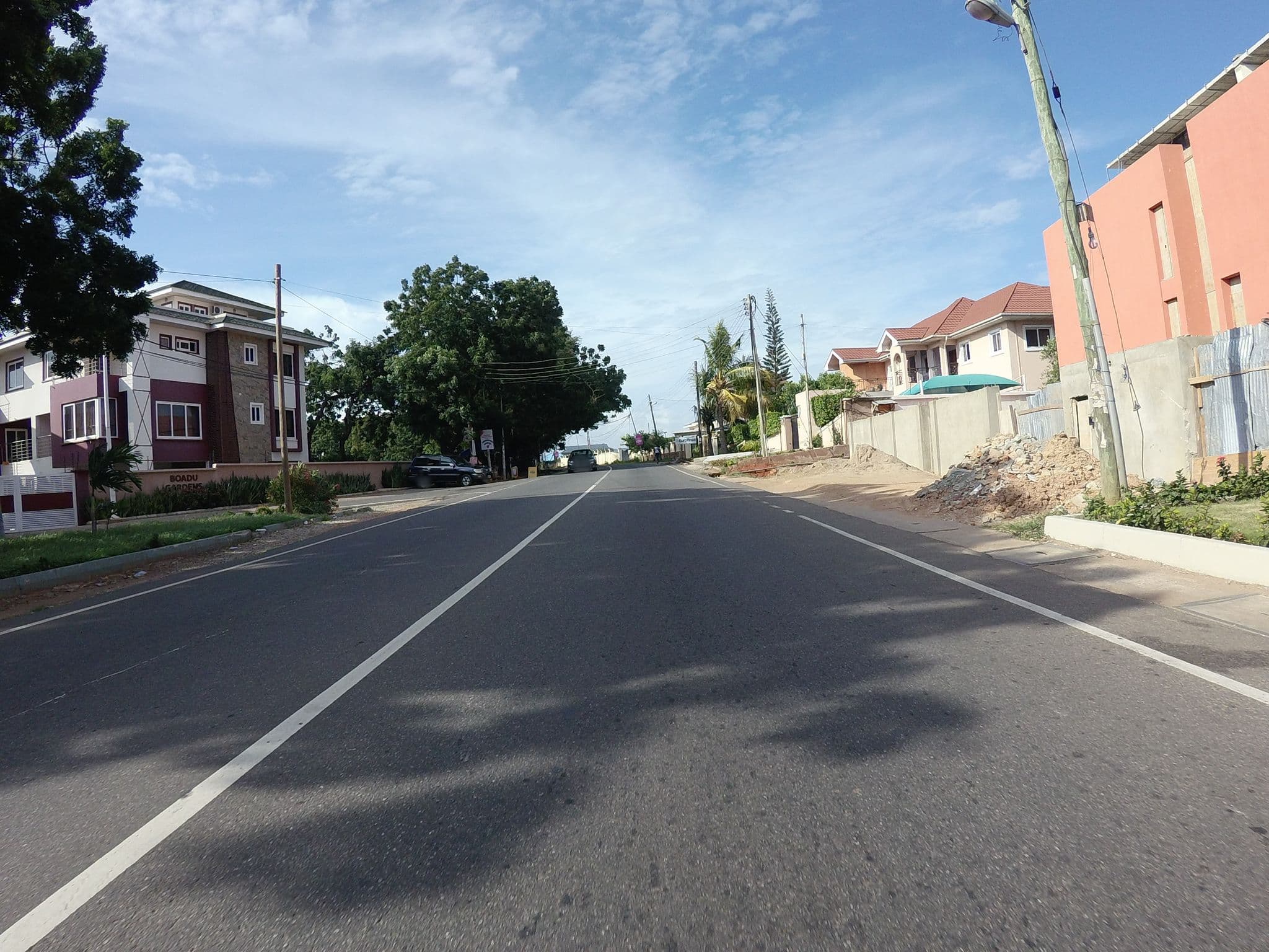 Street view near The Vynyard, Accra, Osu — © mawutor (CC BY-SA · Mapillary)