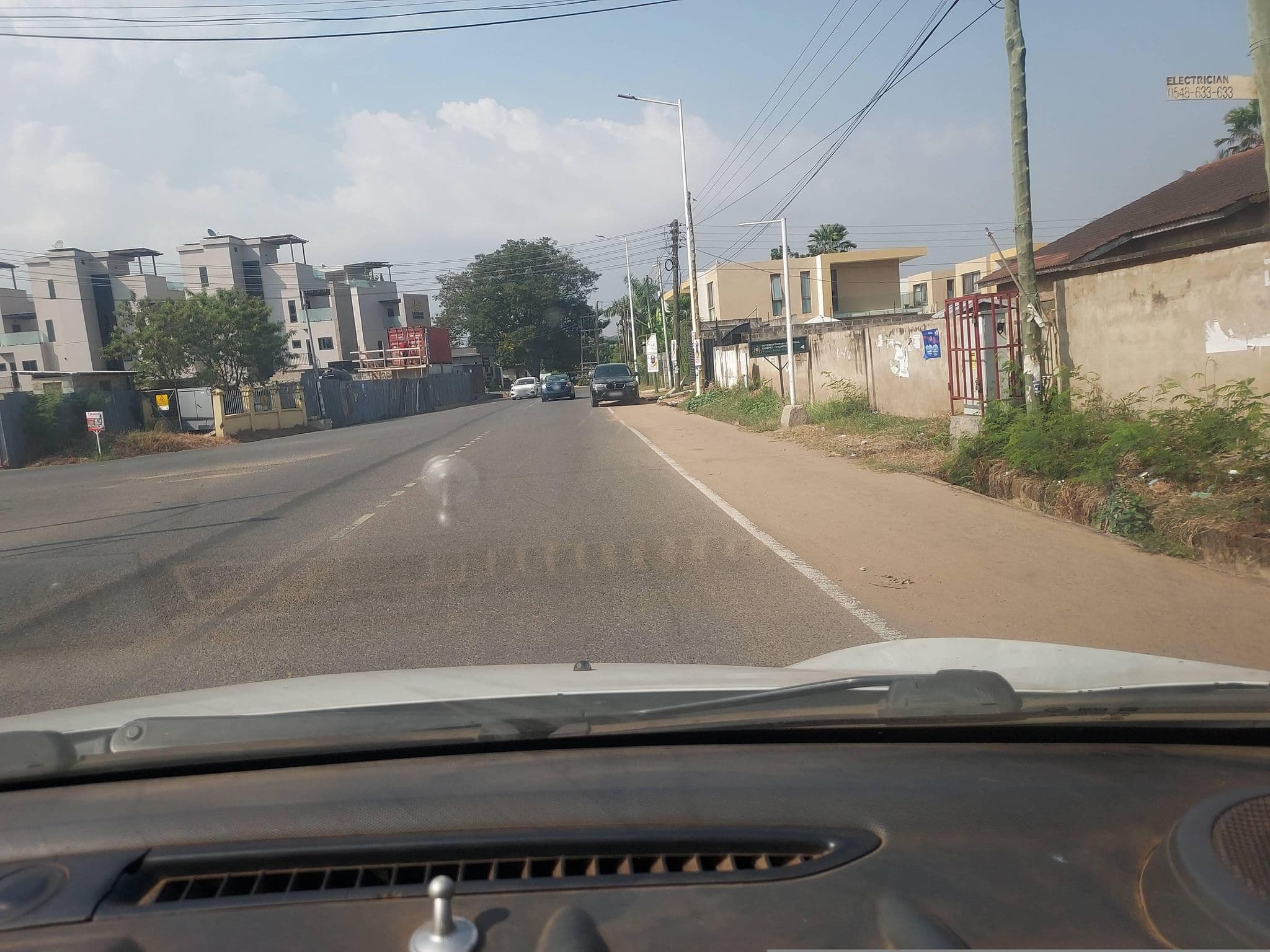 Street view near Zimansky Hotel, Osu — © Berchiepratt03 (CC BY-SA · Mapillary)