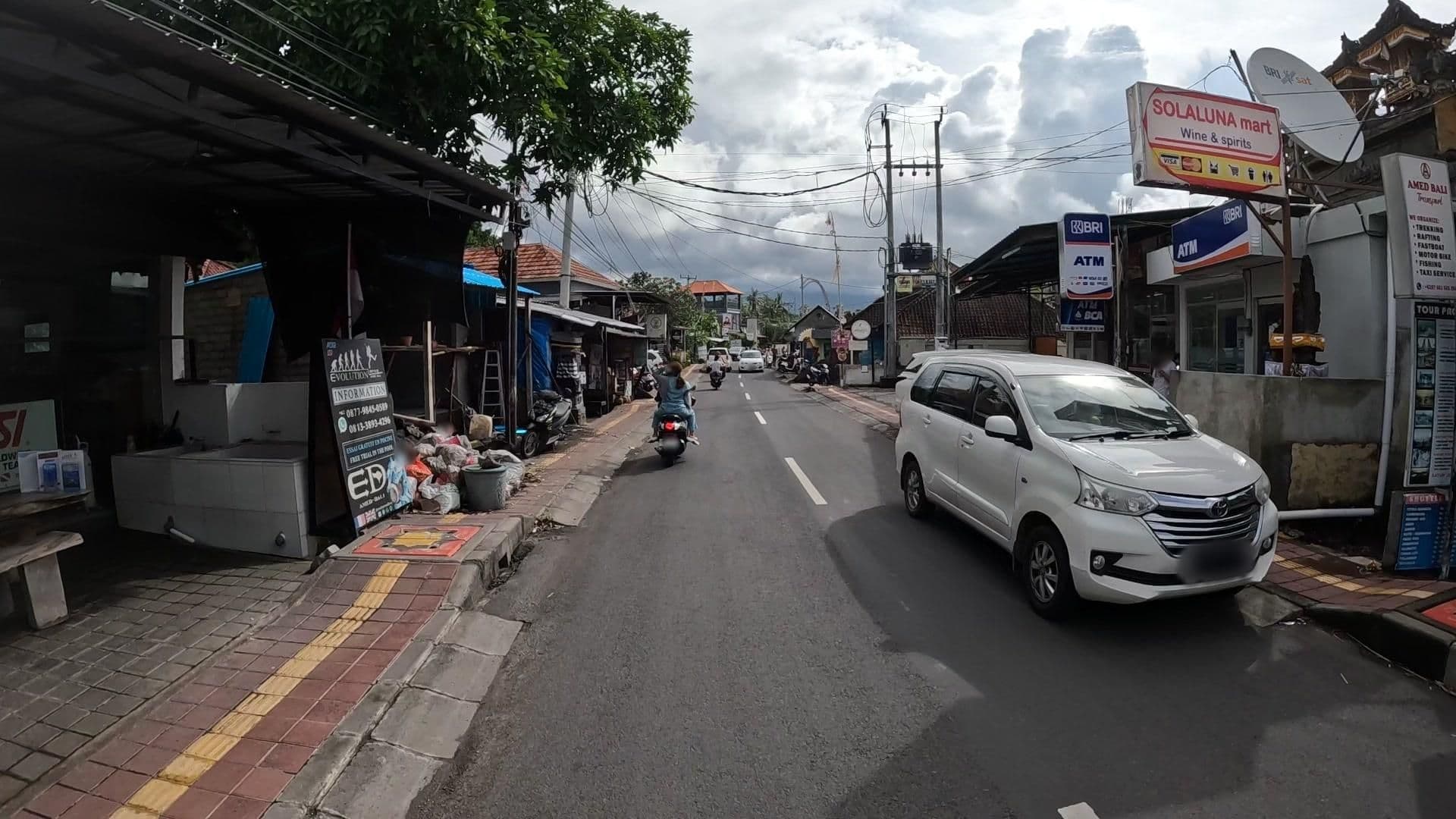 Street view near Évolution Dive Center, Amlapura