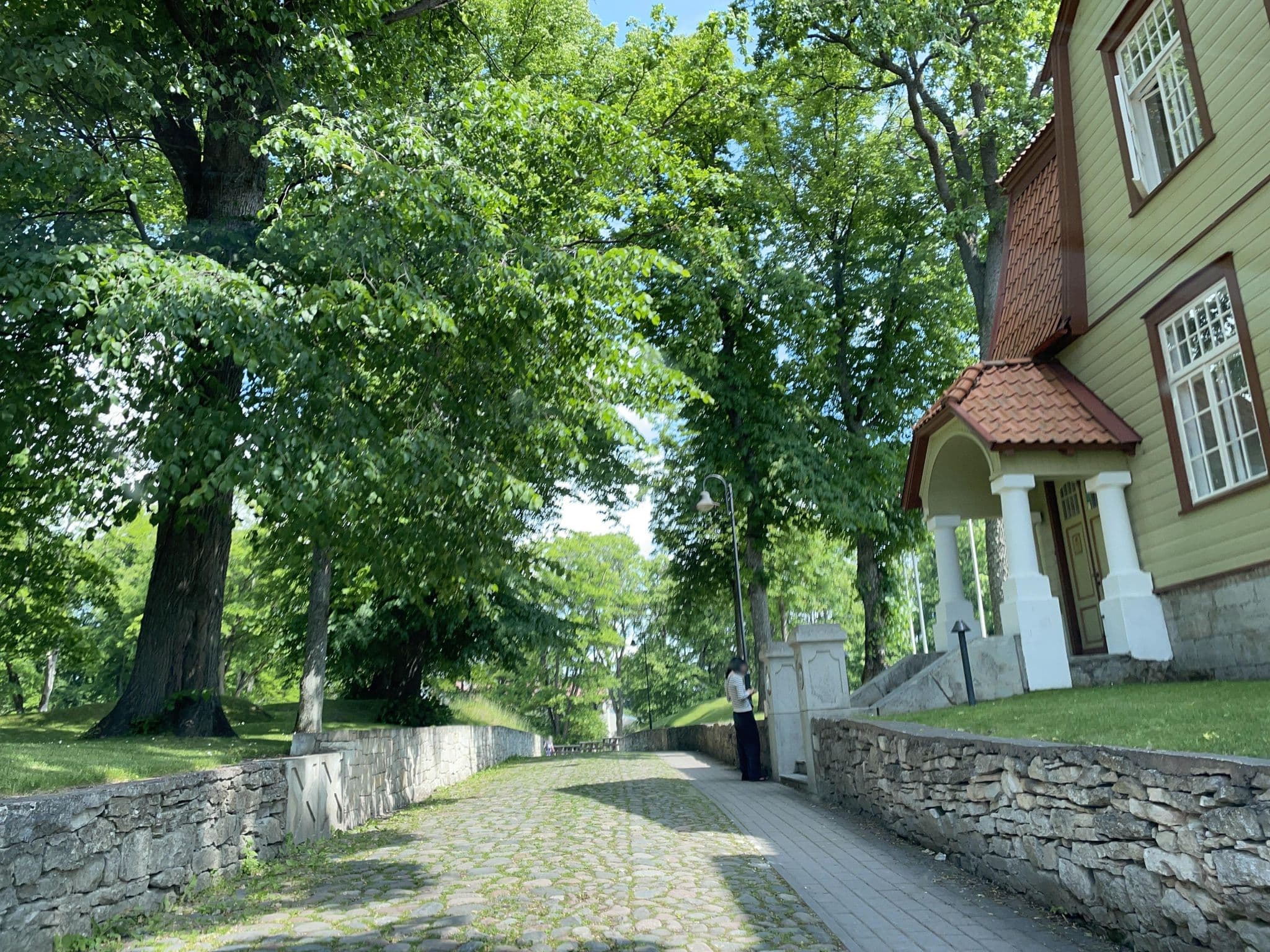 Street view near Ekesparre Boutique Hotel, Kuressaare — © kino (CC BY-SA · Mapillary)