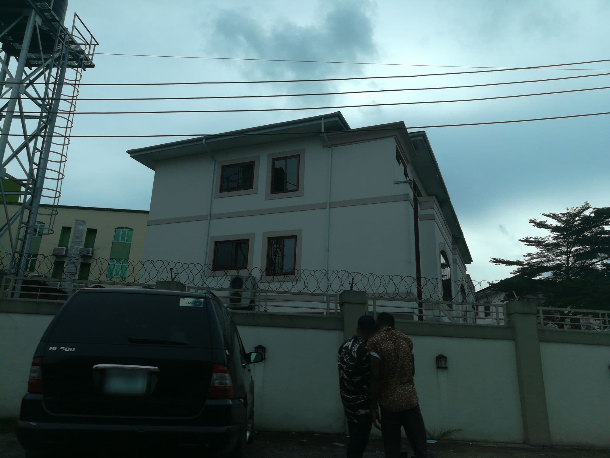 Street view near Golden Tulip Evergreen Port Harcourt Hotel, Port Harcourt — © ralebipim (CC BY-SA · Mapillary)