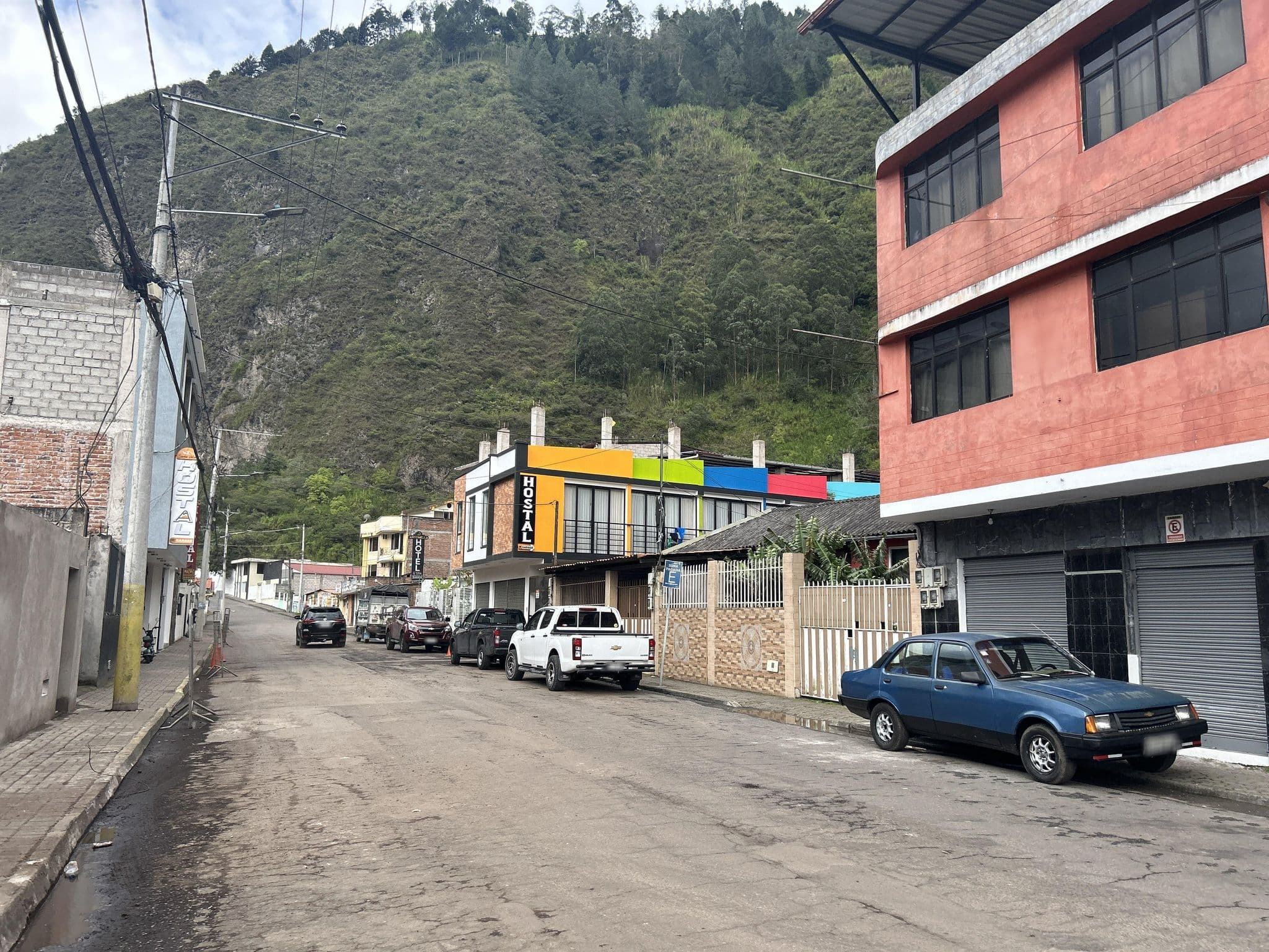Street view near HOSTAL FABIS, Baños — © Carito4321 (CC BY-SA · Mapillary)
