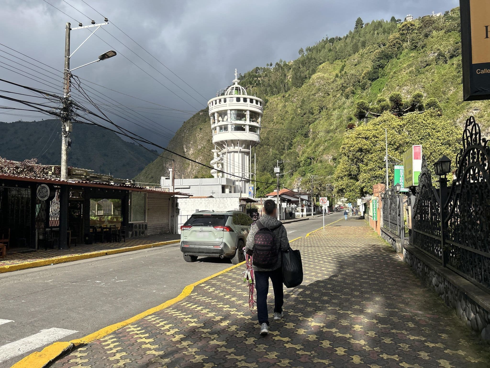 Street view near Hotel ILÉ, Baños — © Carito4321 (CC BY-SA · Mapillary)