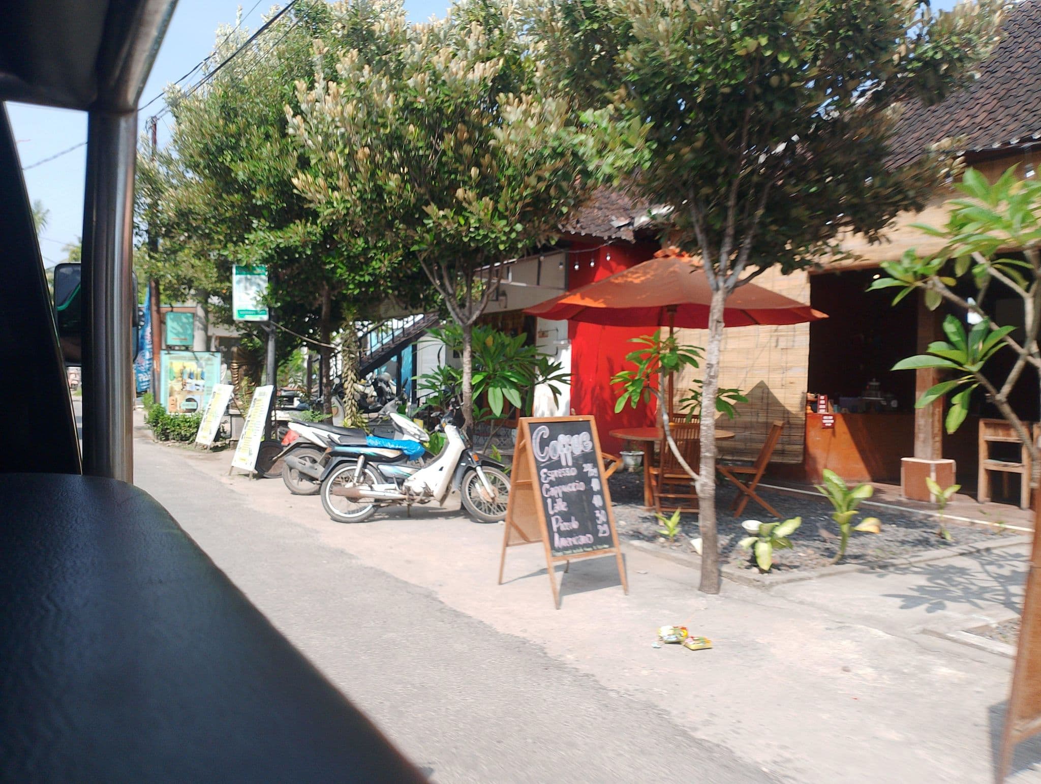Street view near Puri Kirana, Klungkung