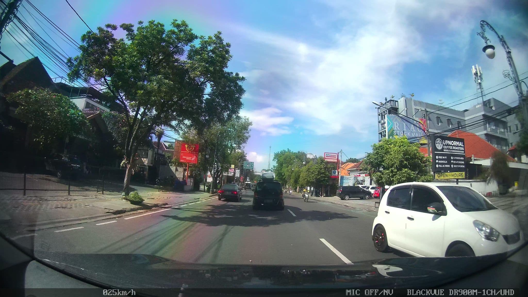 Street view near Hotel Dafam Rio, Bandung — © kaart5 (CC BY-SA · Mapillary)