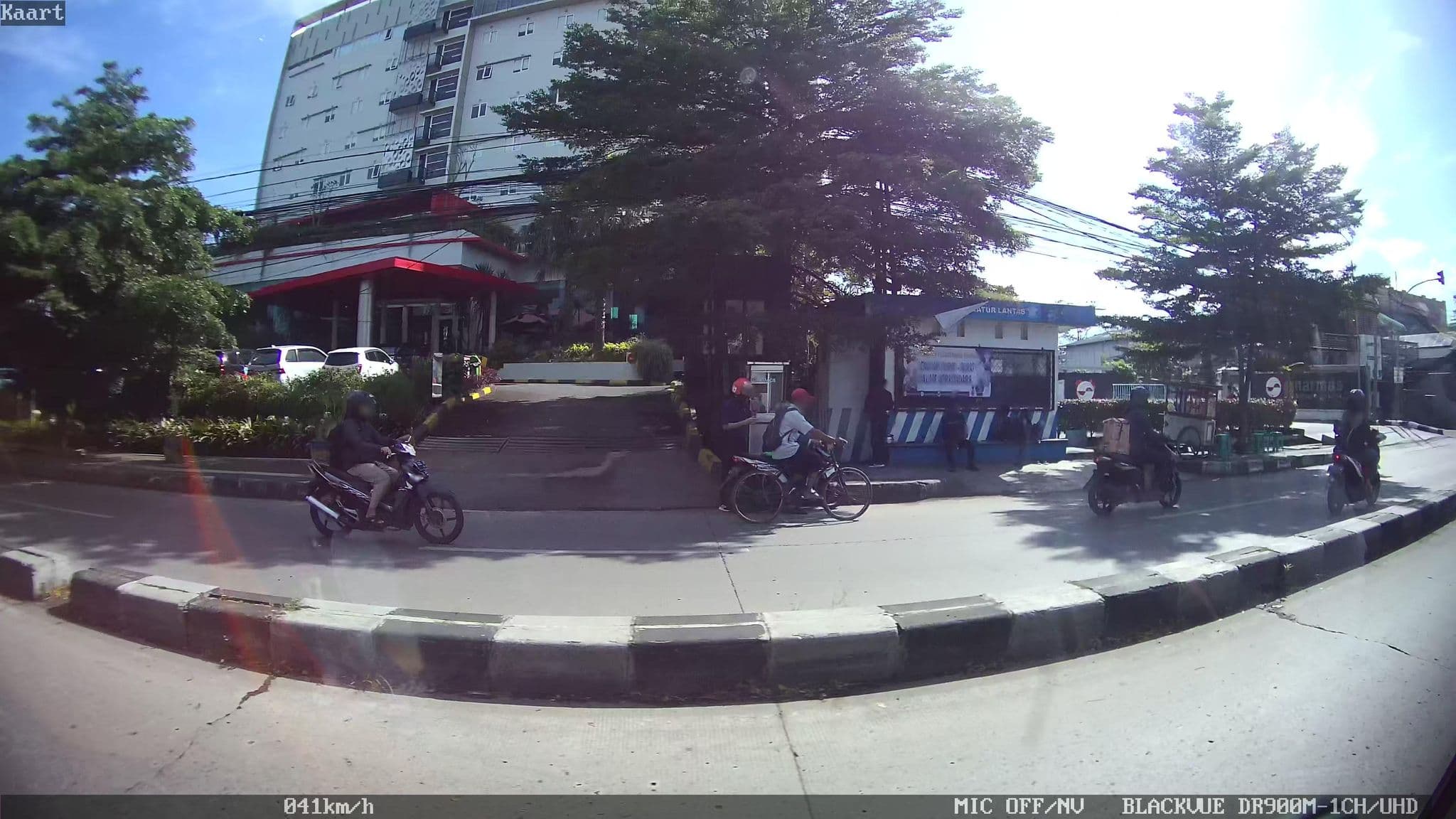 Street view near Grand Cordela Hotel, Cileunyi — © kaart_2 (CC BY-SA · Mapillary)