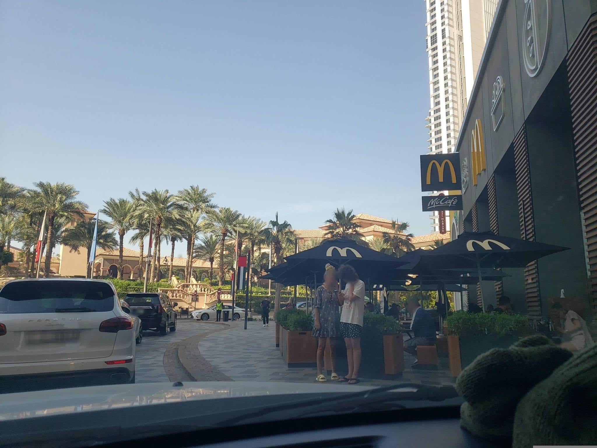 Street view near Arabian nights beach hostel, Dubai Marina — © mapfool (CC BY-SA · Mapillary)