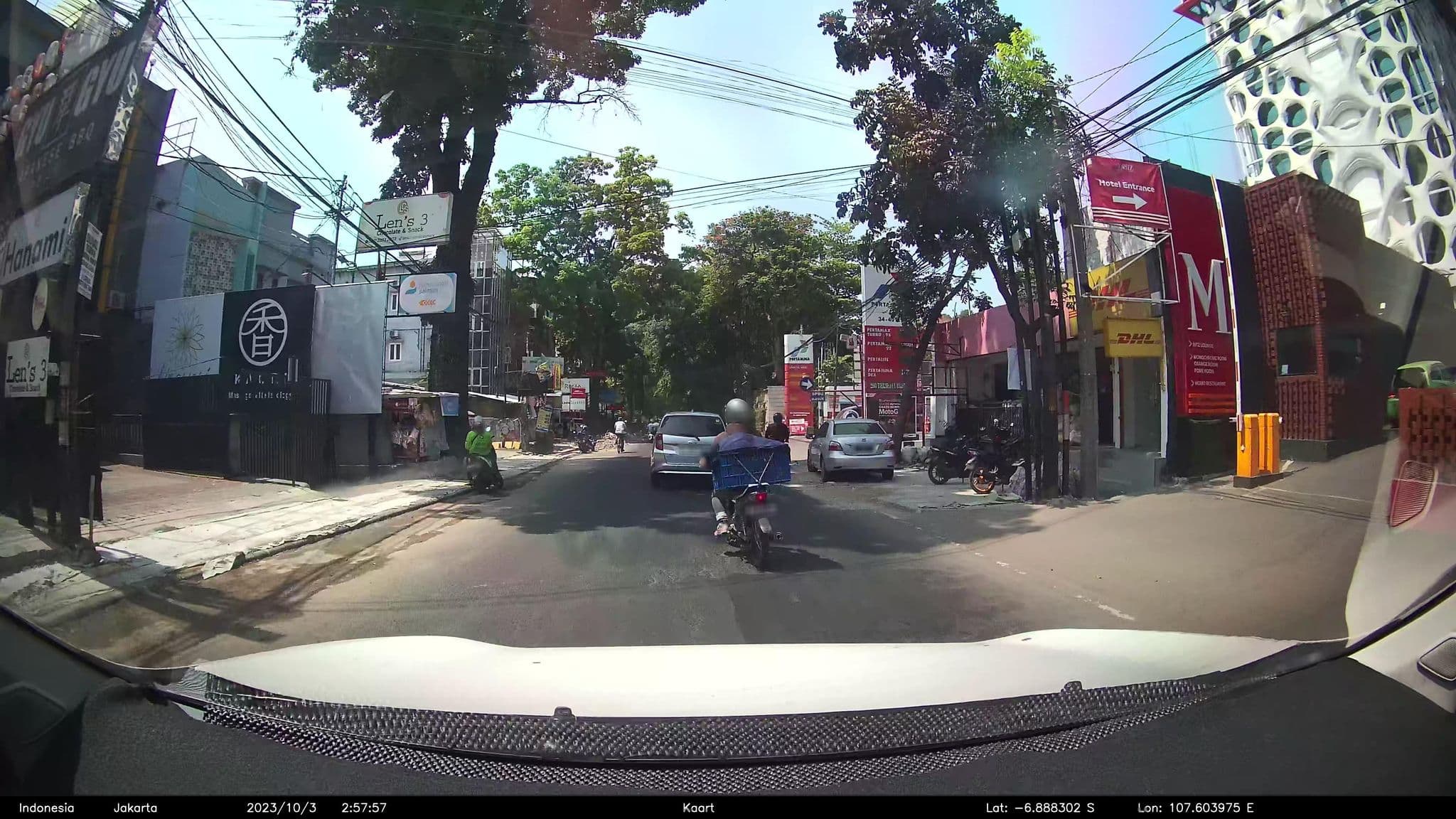 Street view near Hotel Cihampelas 3, Bandung