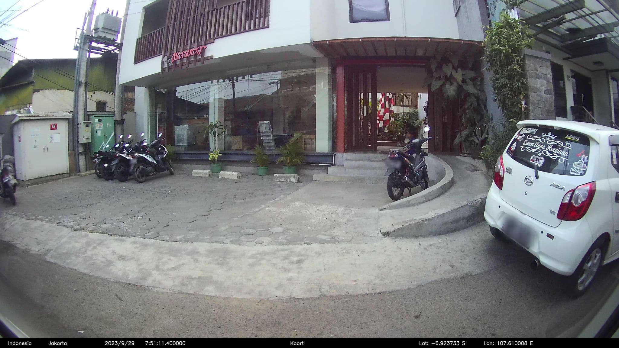Street view near Nandya Hotel, Bandung