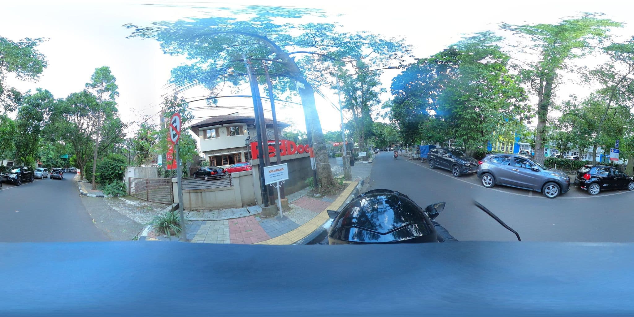 Street view near HOTEL WISMA DAGO, Bandung — © Kaart_Local (CC BY-SA · Mapillary)