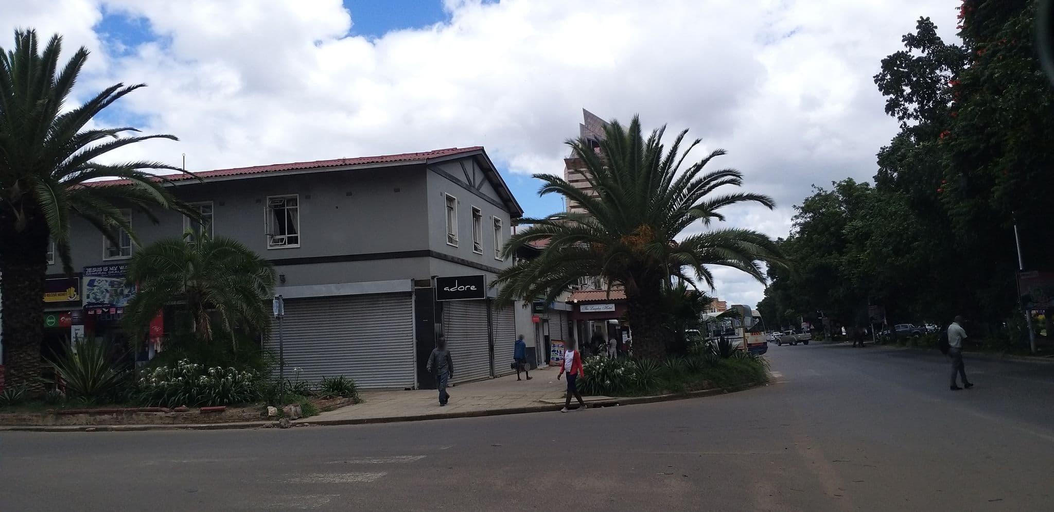 Street view near Lusaka Heritage Hotel, Lusaka — © alterblank (CC BY-SA · Mapillary)