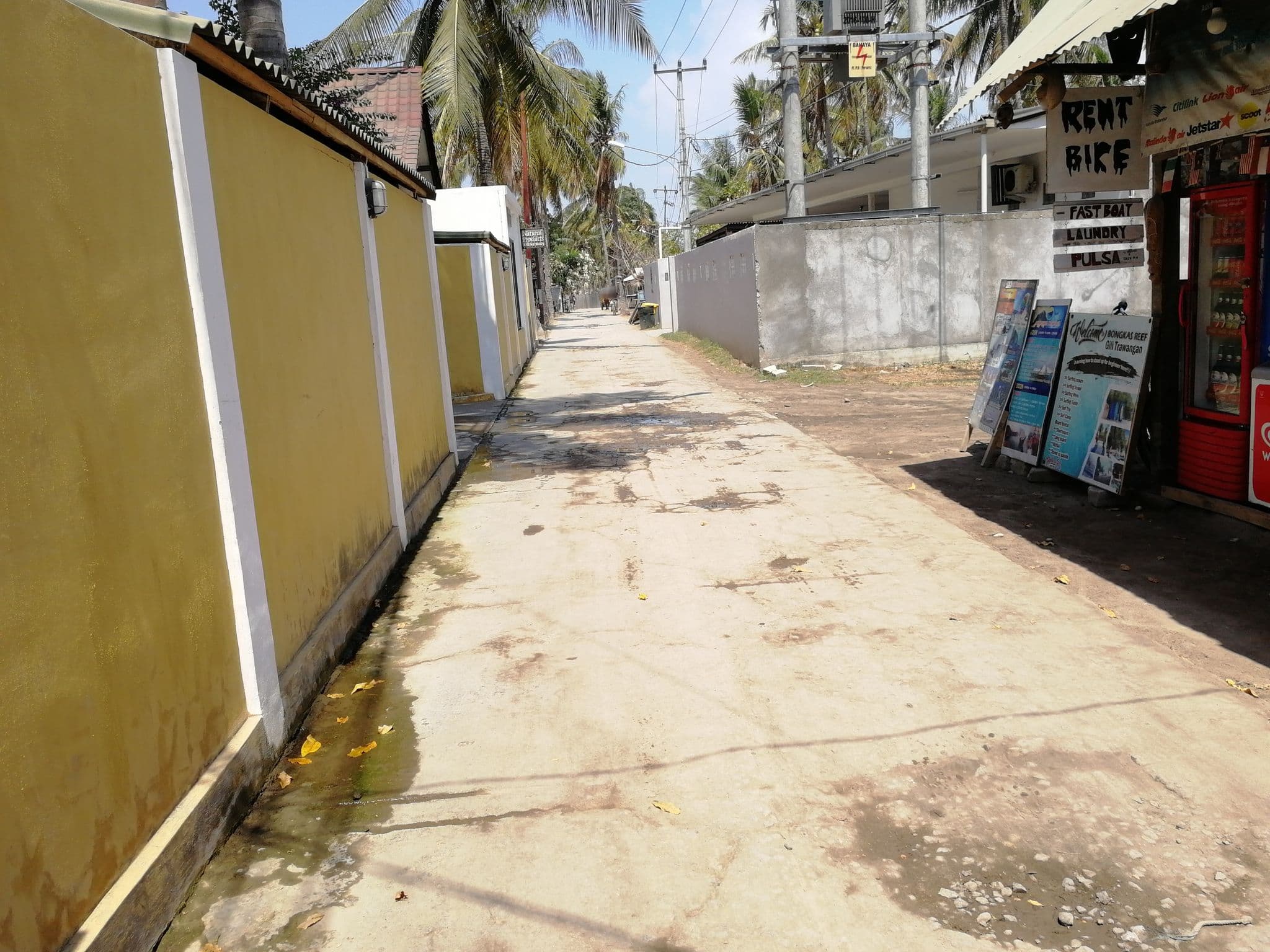 Street view near White Coconut Cottage, Gili Trawangan