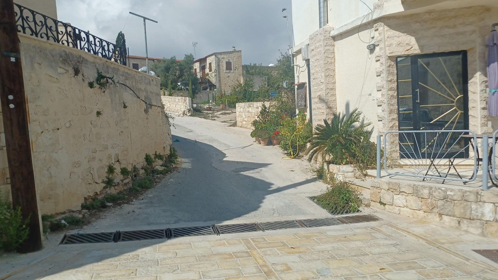 Street view near Villa Saint George, Pégeia — © noa1 (CC BY-SA · Mapillary)