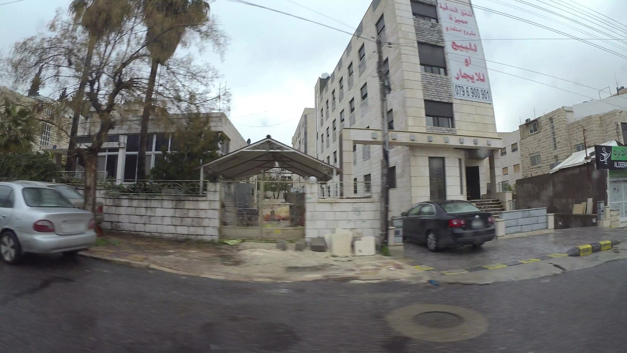 Street view near Sama Amman Hotel Appartments, Amman — © kaart_1 (CC BY-SA · Mapillary)