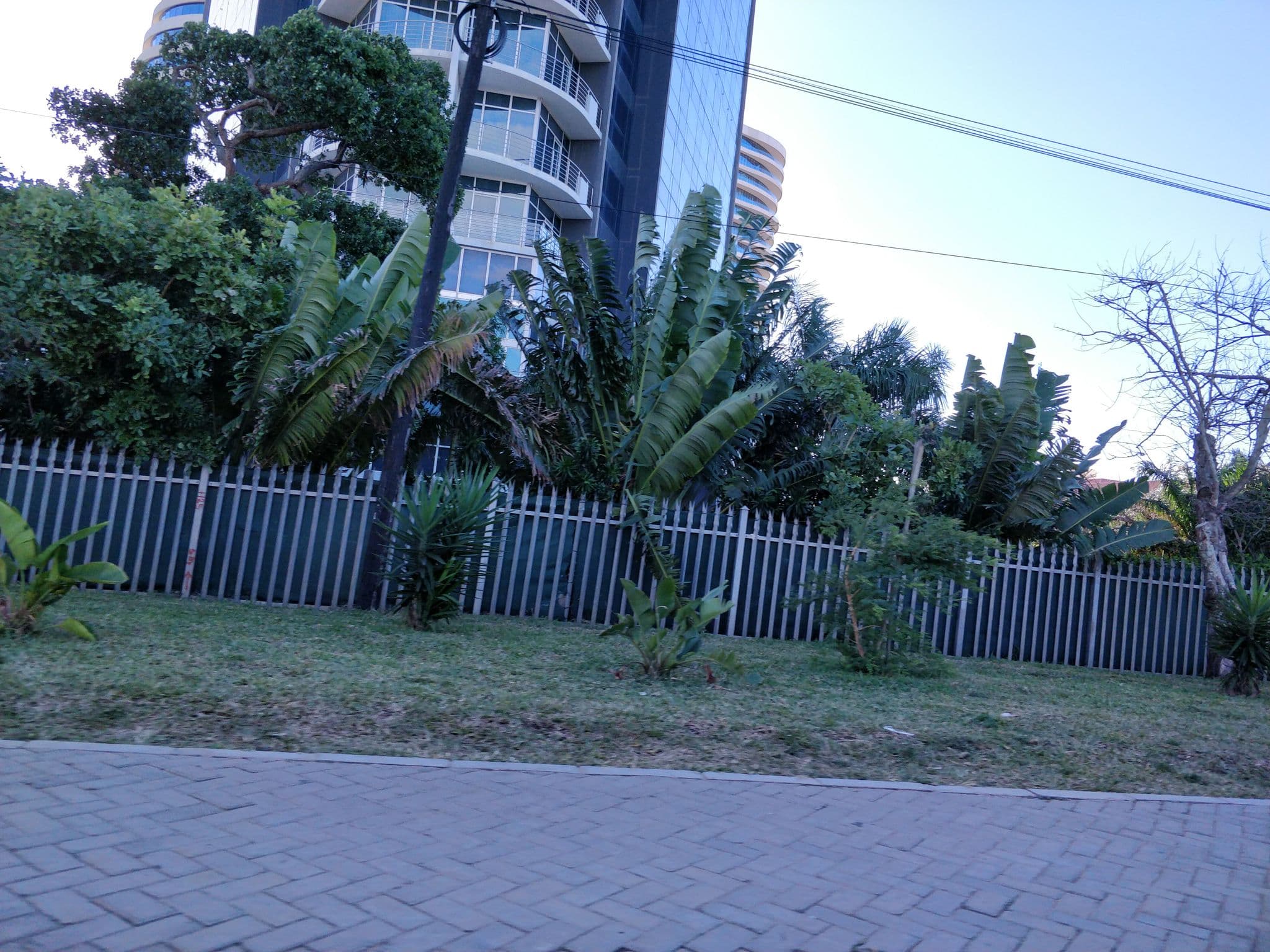 Street view near Radisson Blu Hotel & Residence, Maputo, Maputo — © gavinf (CC BY-SA · Mapillary)