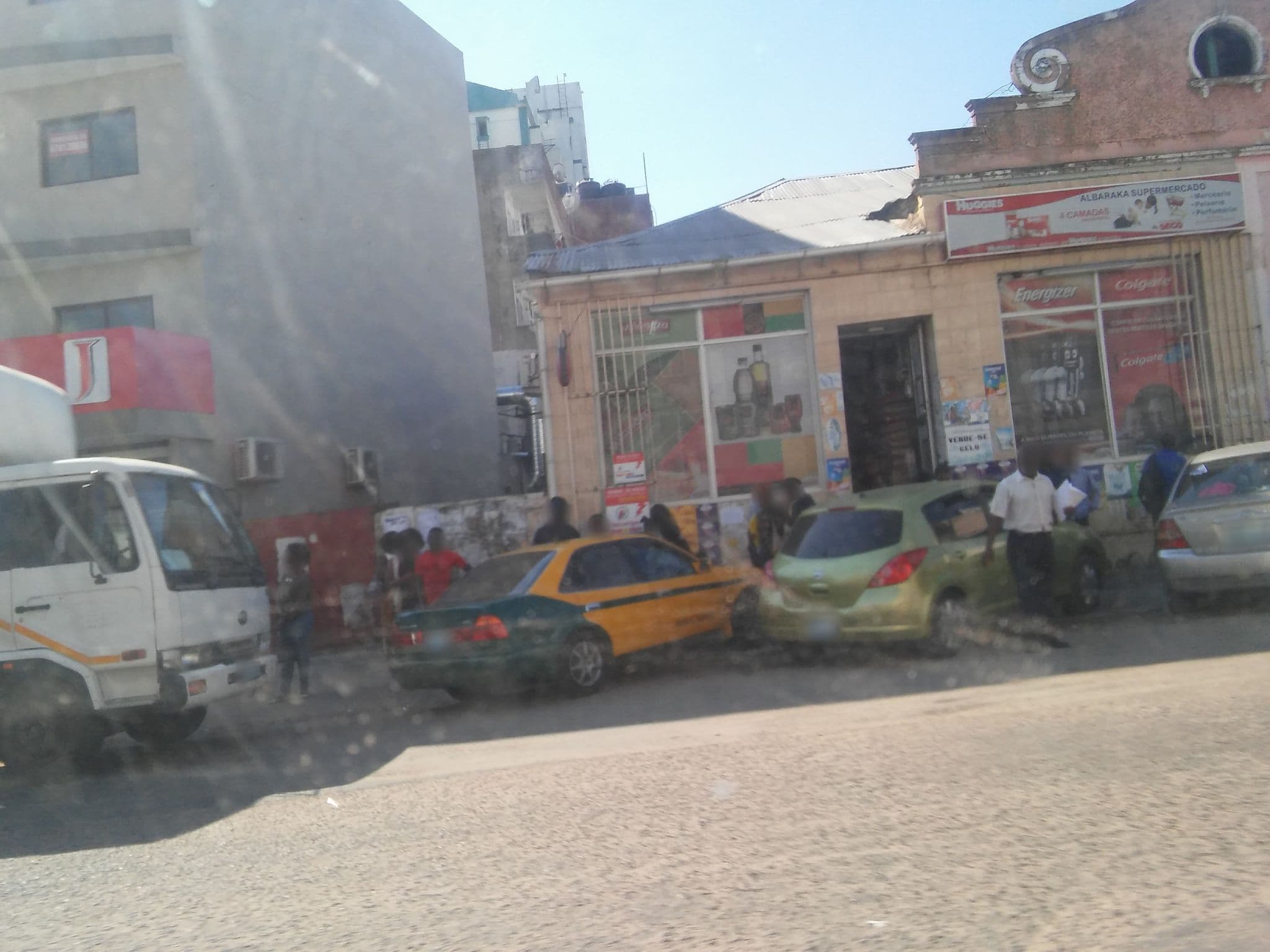Street view near Jardim das Acácias, Maputo — © idelsonmindo (CC BY-SA · Mapillary)