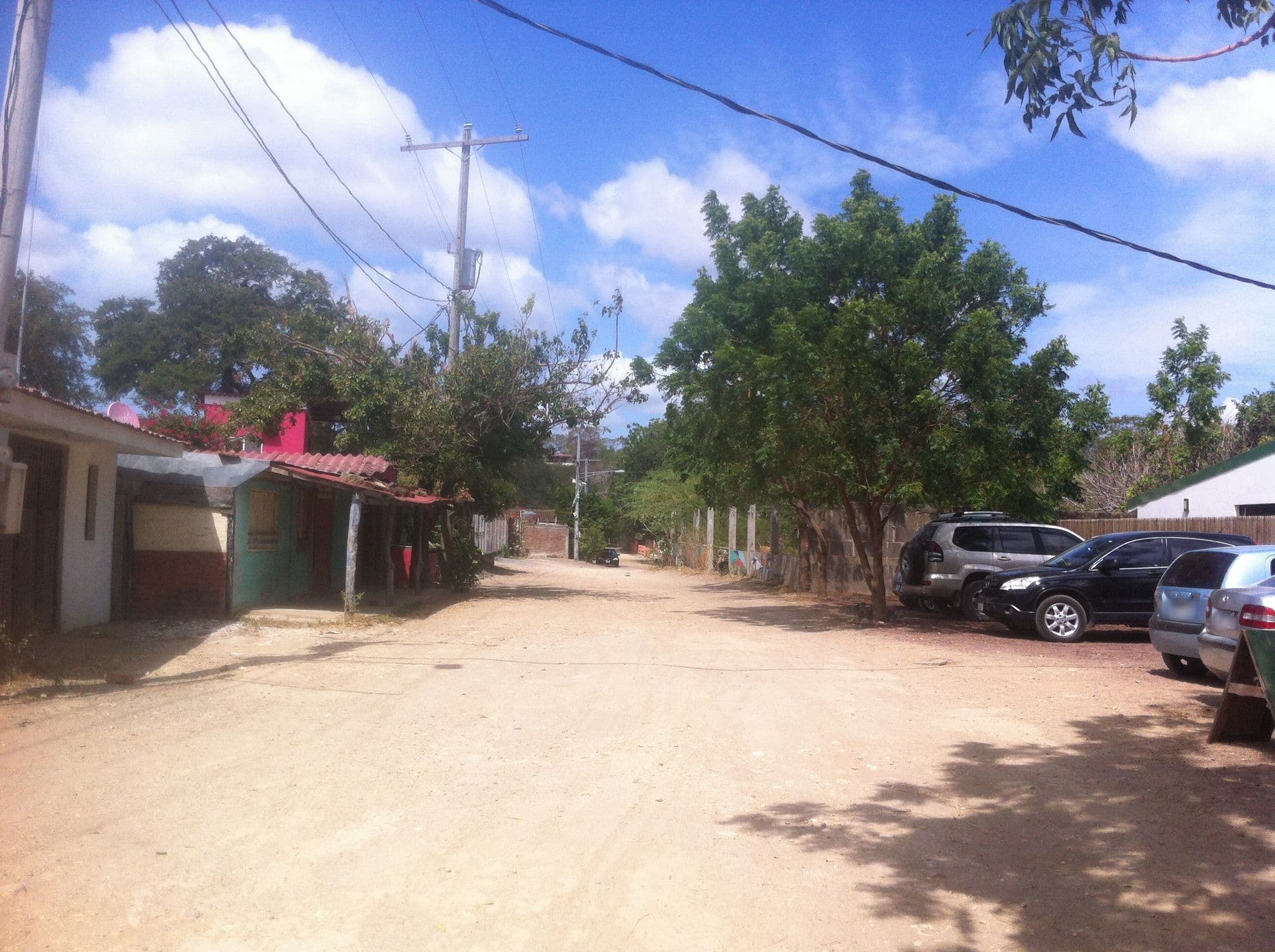Street view near Hotel Ingigante, Tola — © lumi (CC BY-SA · Mapillary)