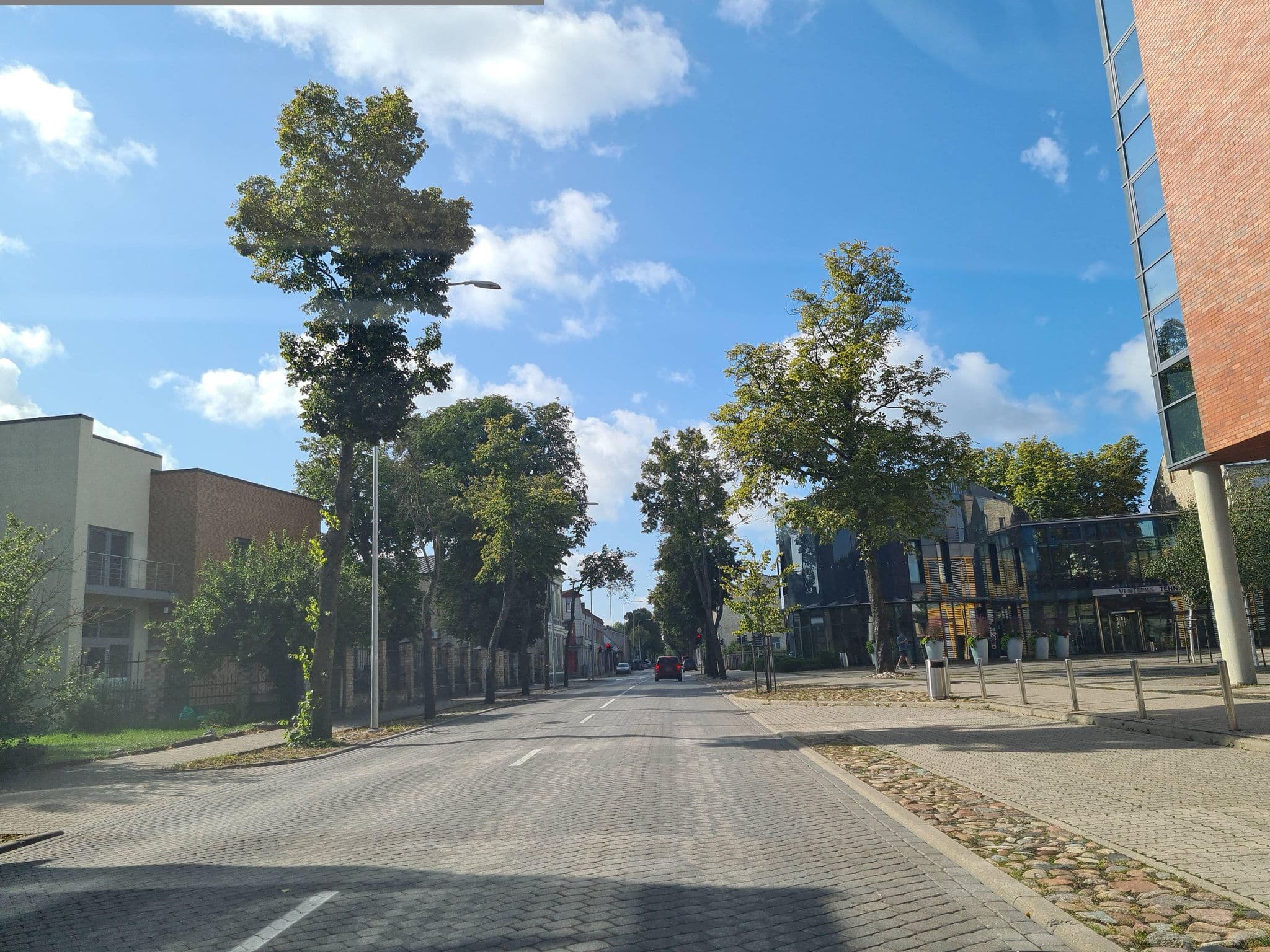 Street view near Dienesta viesnīca "Venta", Ventspils — © kino (CC BY-SA · Mapillary)
