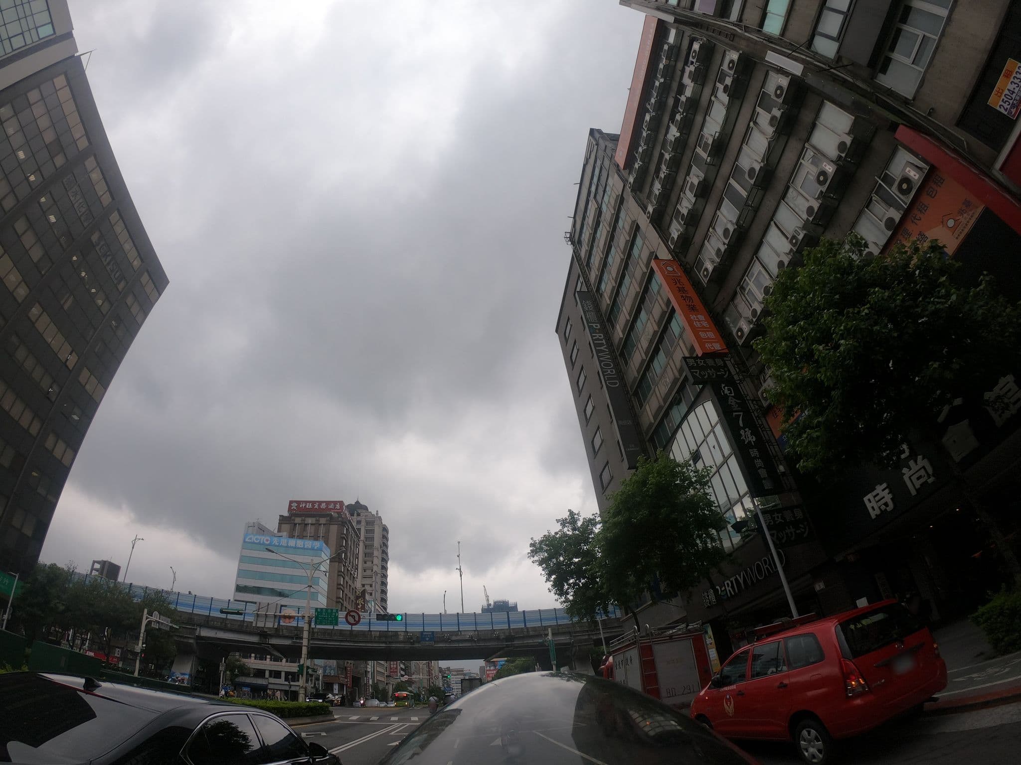 Street view near 希爾商旅-台北館HotelsHere,Taipei, Taipei — © heretpe2019 (CC BY-SA · Mapillary)