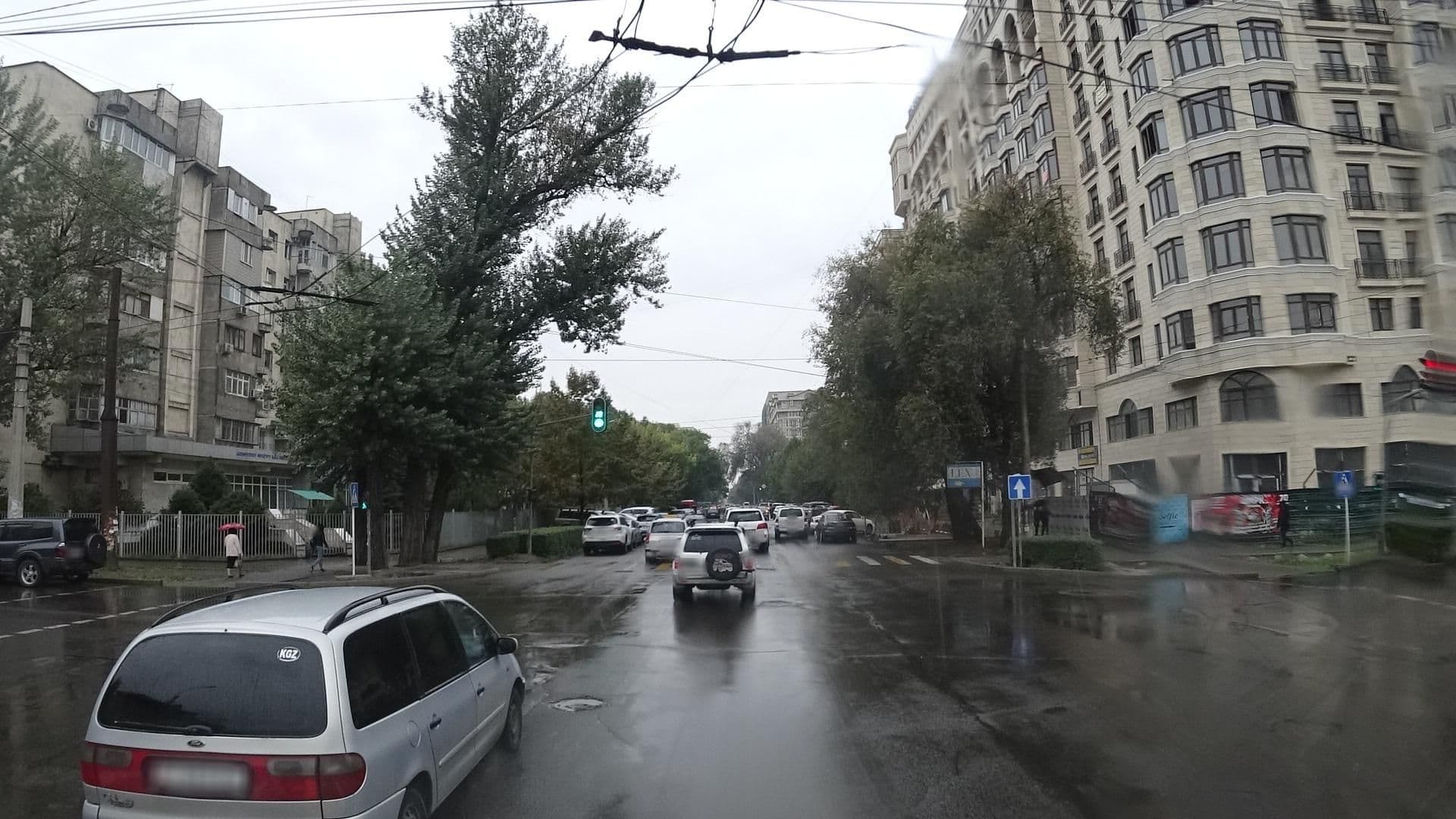Street view near Cozy Hostel, Bishkek — © vbombaerts (CC BY-SA · Mapillary)