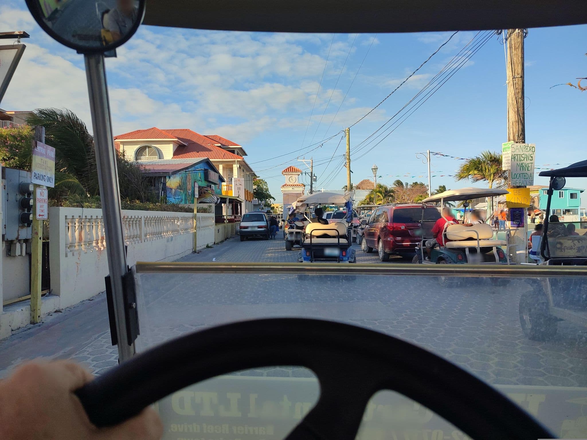 Street view near Parham Plaza Hotel, San Pedro — © charlieplett (CC BY-SA · Mapillary)